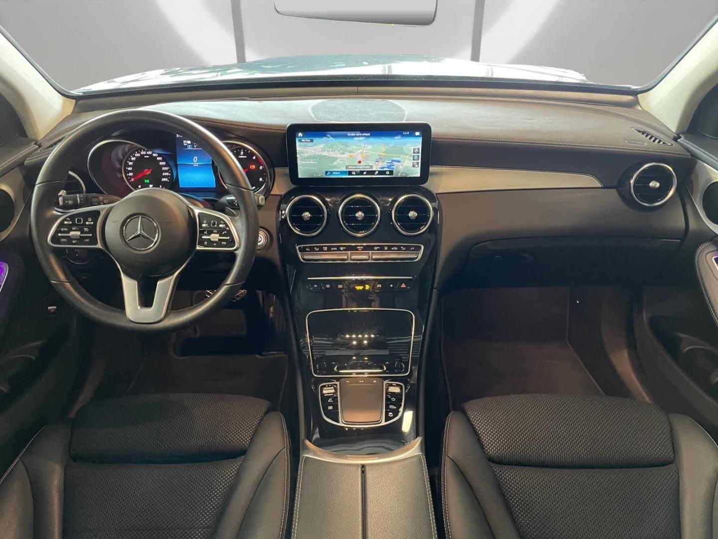 Használt Mercedes-Benz GLC 300 (2022, szürke) – 2. kép