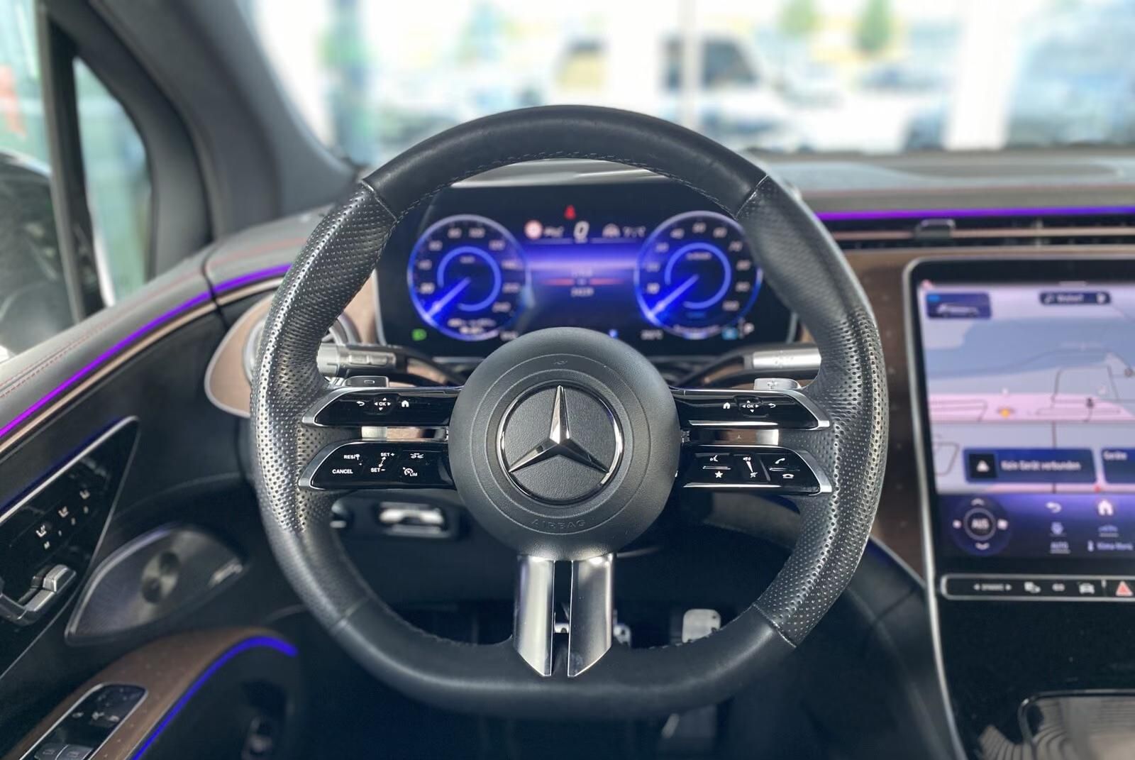 Használt Mercedes-Benz EQE SUV (2022, ezüst) – 4. kép