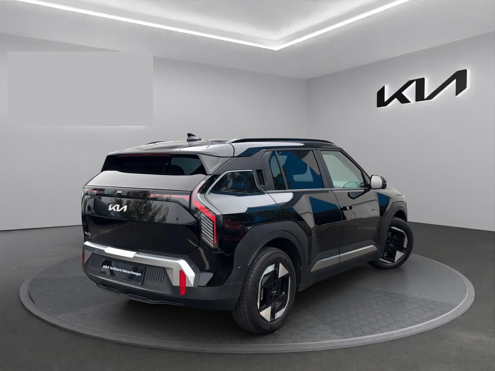 Használt Kia EV3 (2025, fekete) – 8. kép