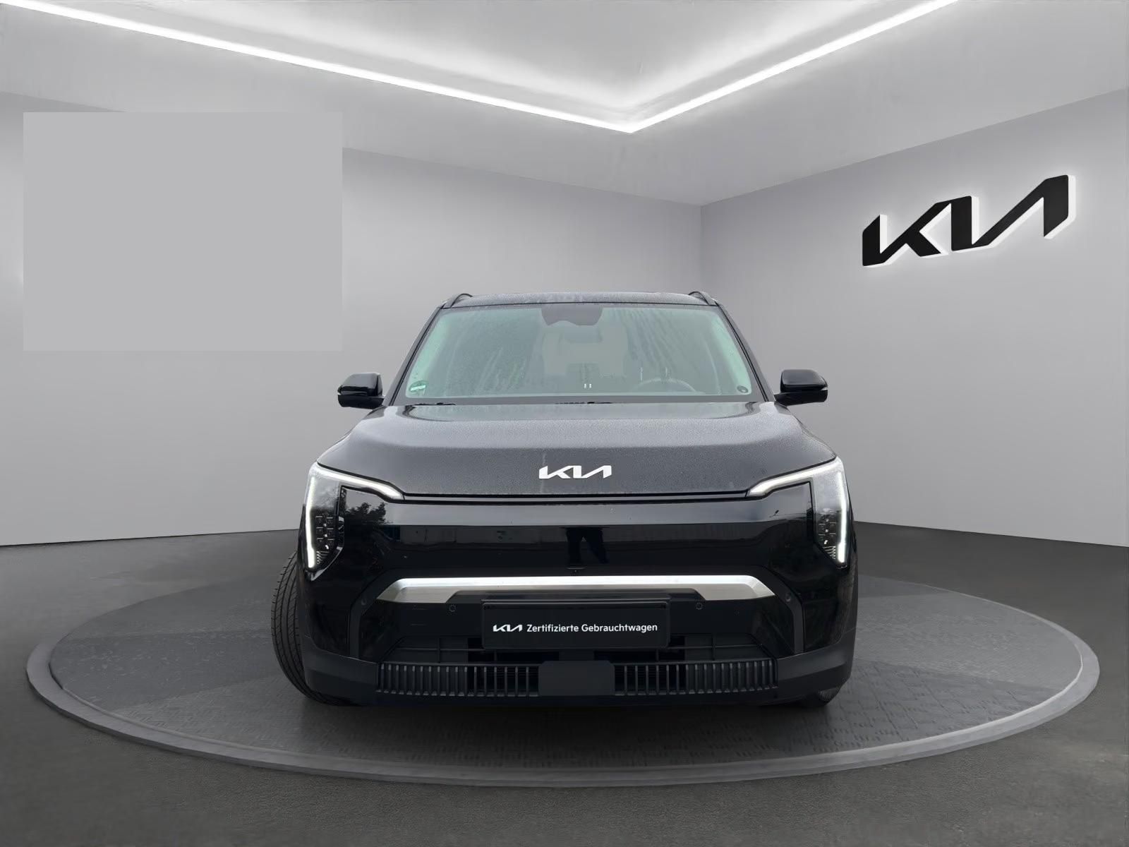 Használt Kia EV3 (2025, fekete) – 3. kép