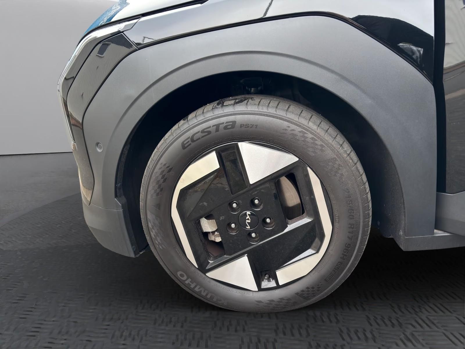 Használt Kia EV3 (2025, fekete) – 2. kép