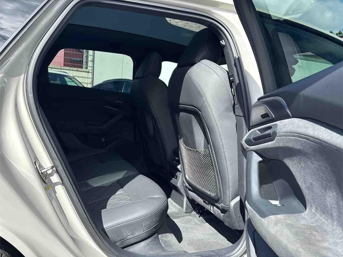 Használt Audi S6 (2025, bézs) – 7. kép