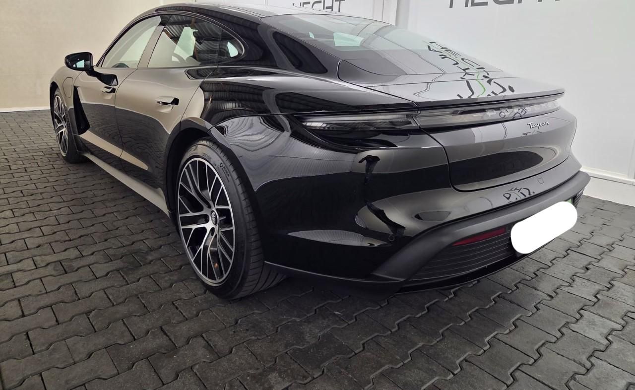 Használt Porsche Taycan (2023, fekete) – 6. kép