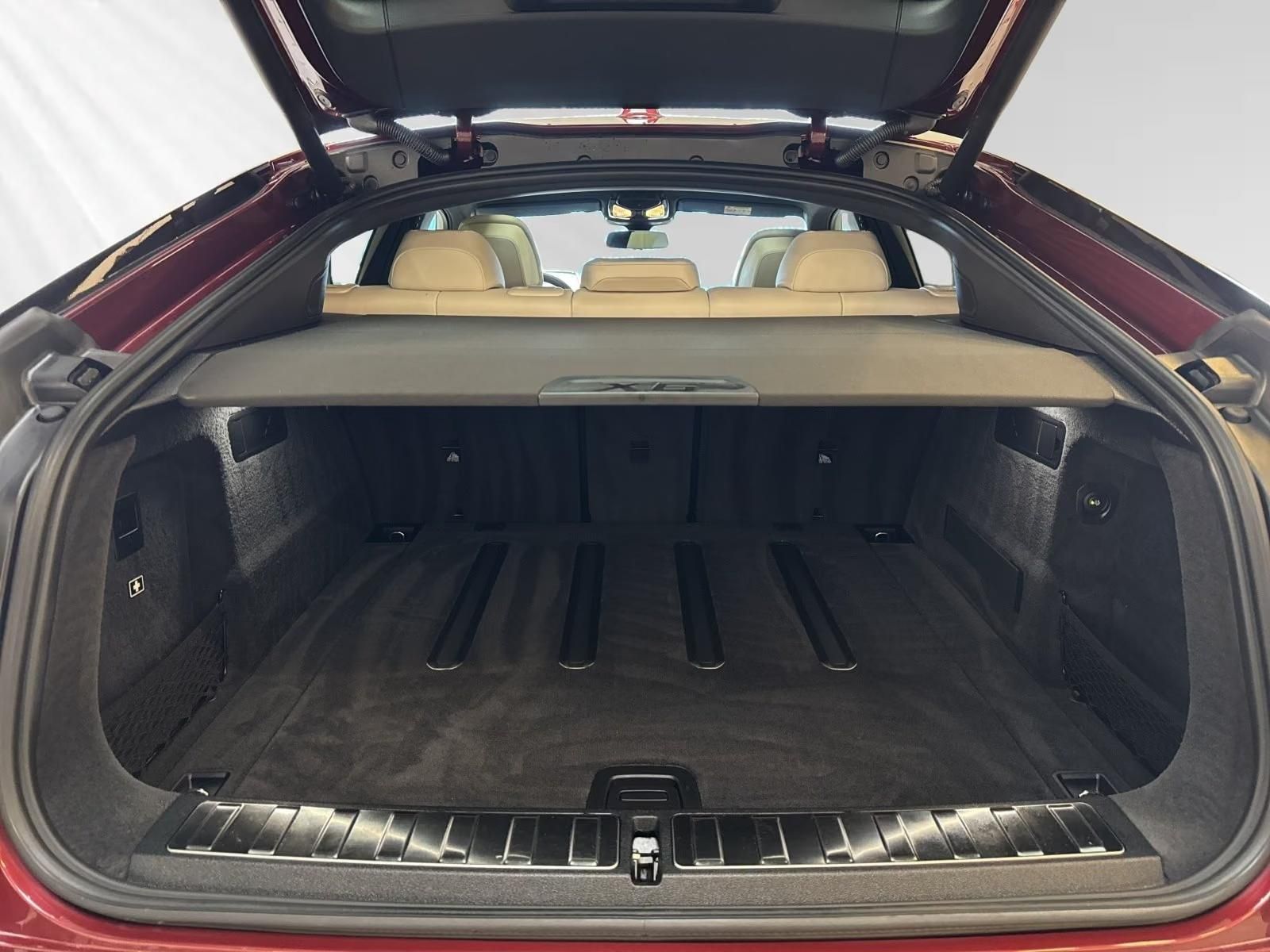 Használt BMW X6 (2025, bordó) – 11. kép