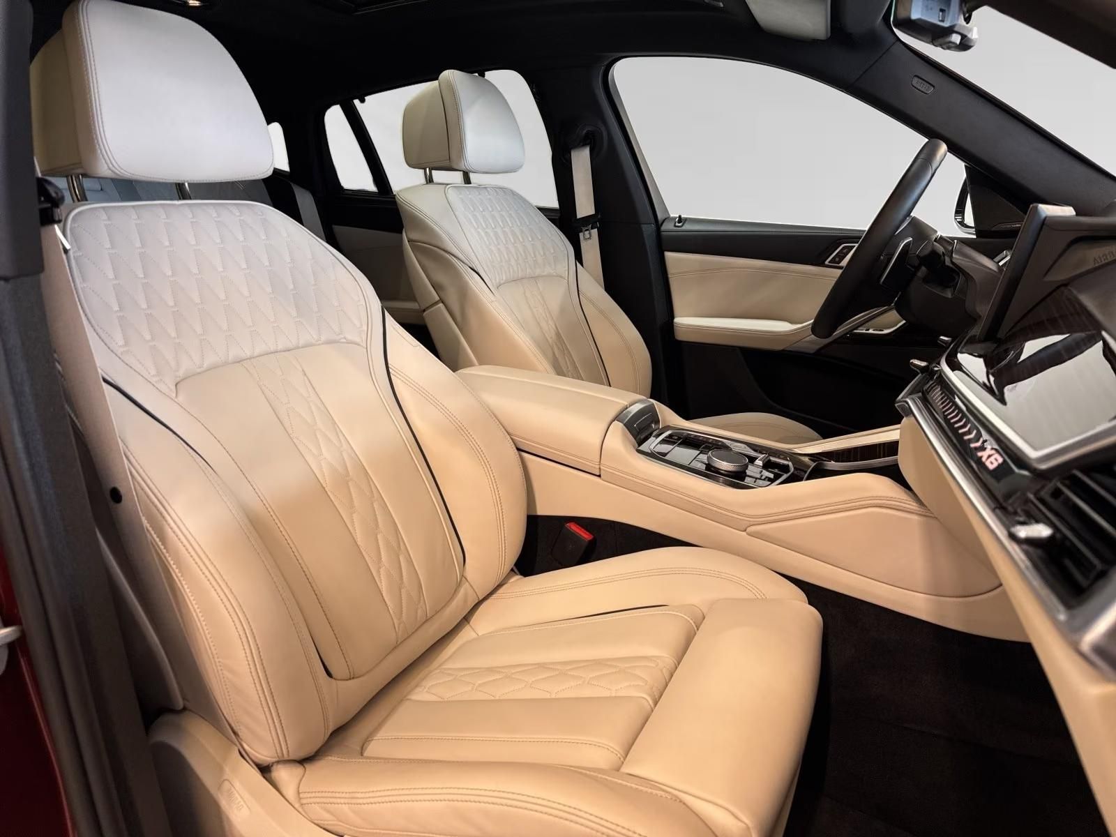 Használt BMW X6 (2025, bordó) – 5. kép
