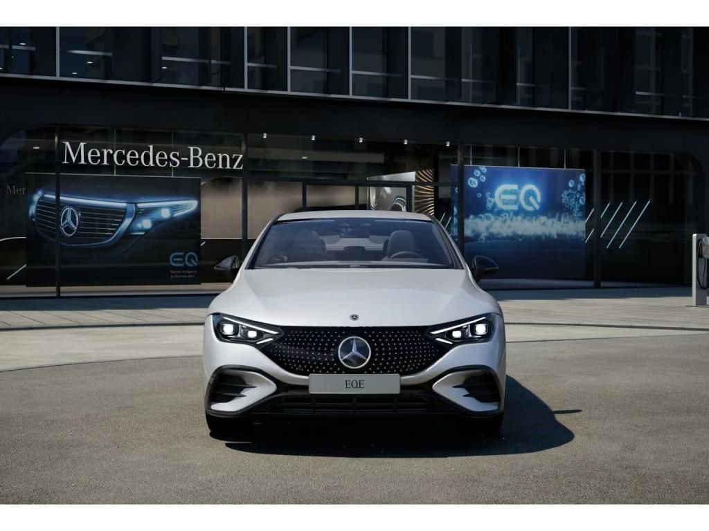 Használt Mercedes-Benz EQE (2023, ezüst) – 2. kép