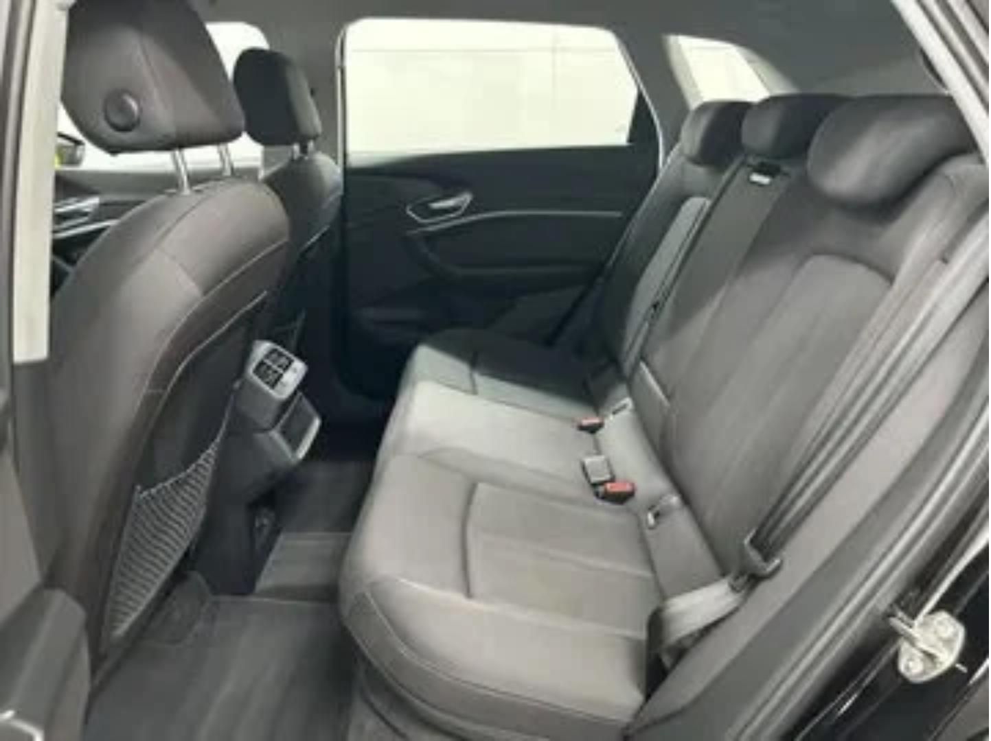Használt Audi e-tron (2021, fekete) – 7. kép