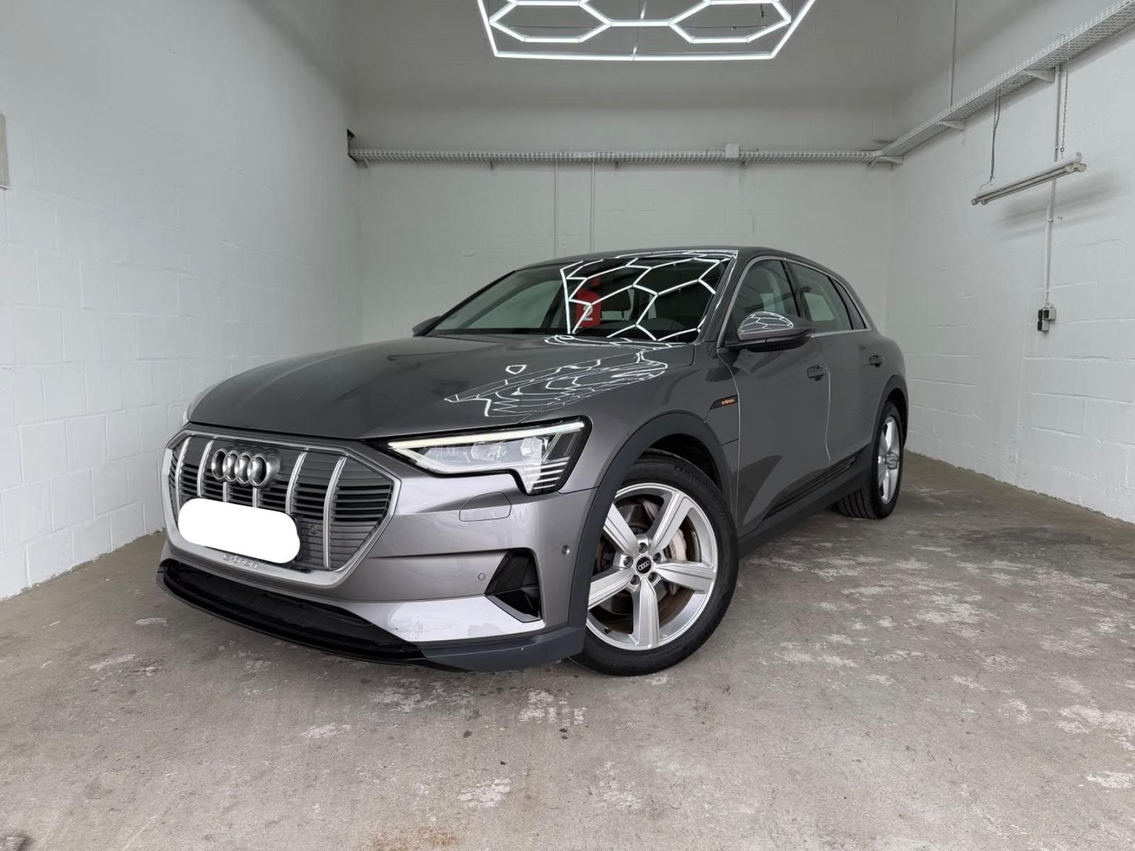 Használt Audi e-tron (2022, szürke) – 1. kép