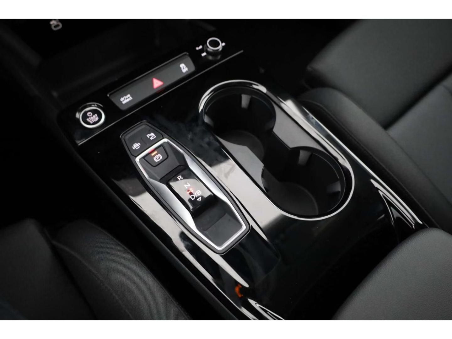 Használt Audi Q6 (2025, fehér) – 5. kép