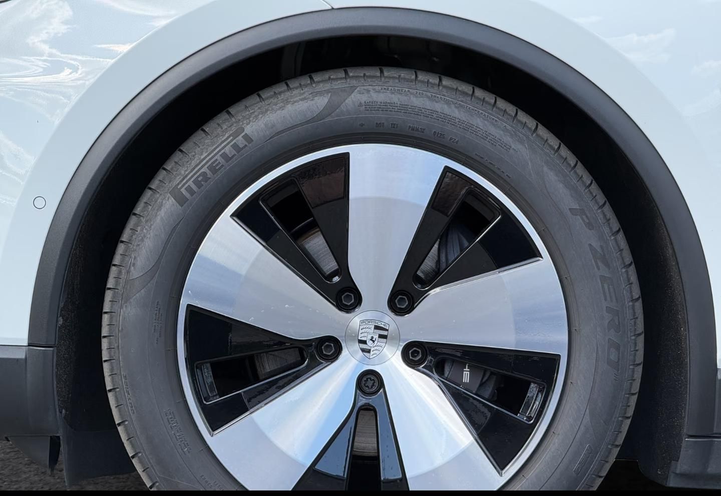 Használt Porsche Macan (2025, fehér) – 4. kép