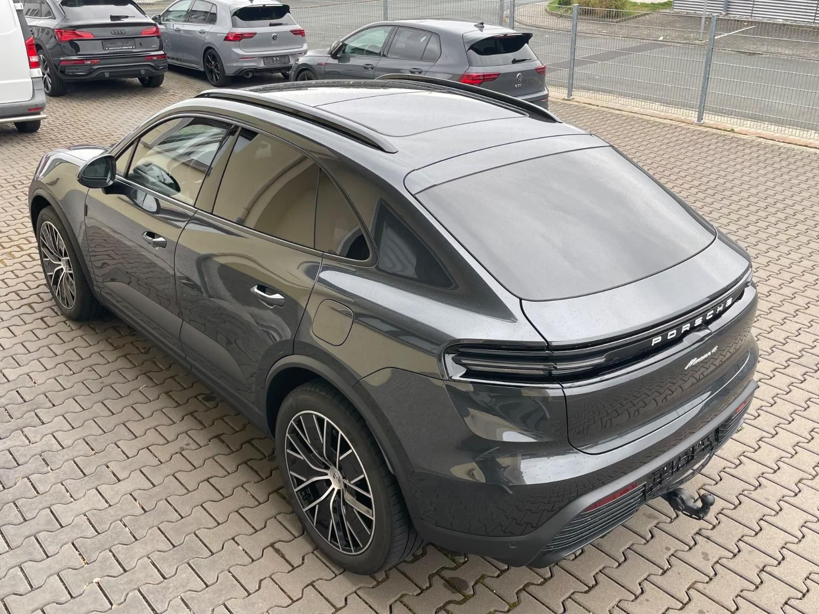 Használt Porsche Macan (2025, szürke) – 10. kép