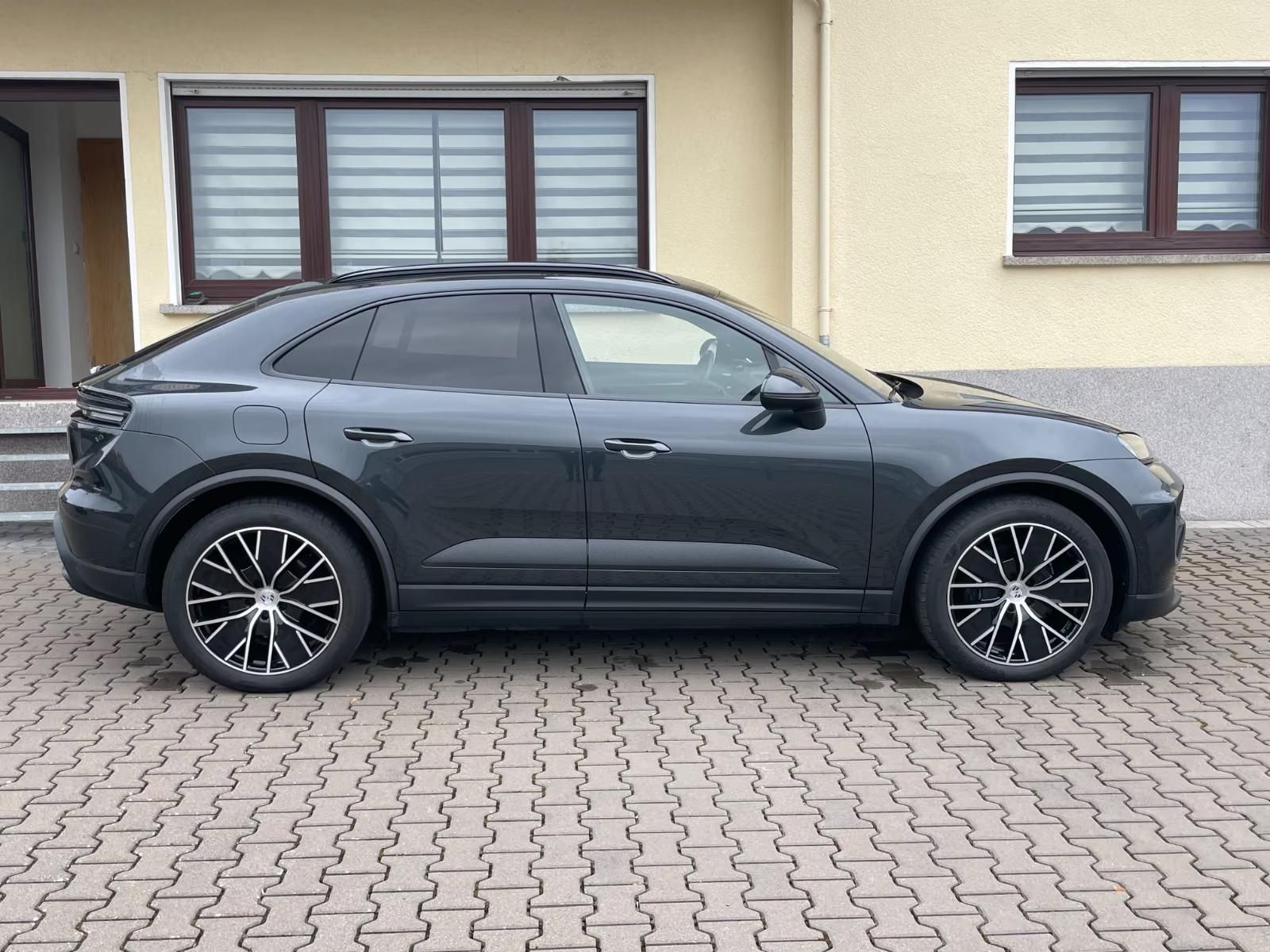 Használt Porsche Macan (2025, szürke) – 4. kép