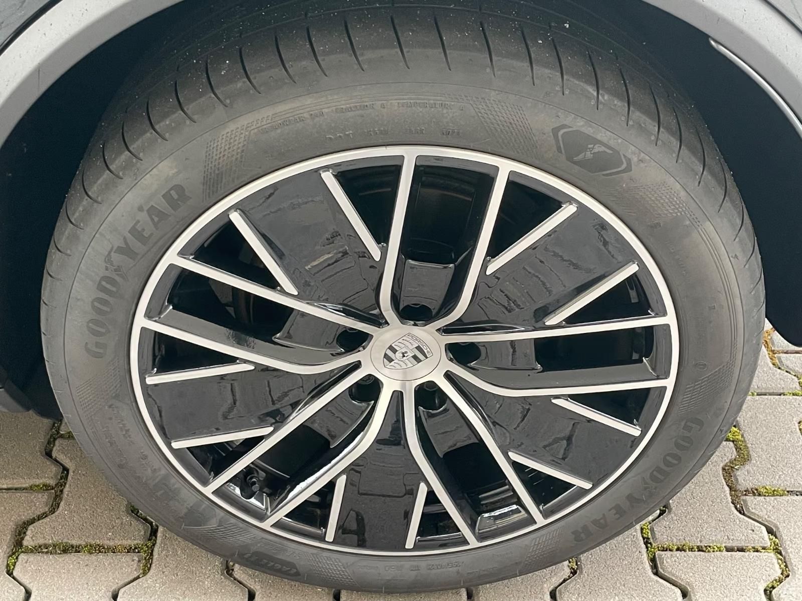 Használt Porsche Macan (2025, szürke) – 5. kép