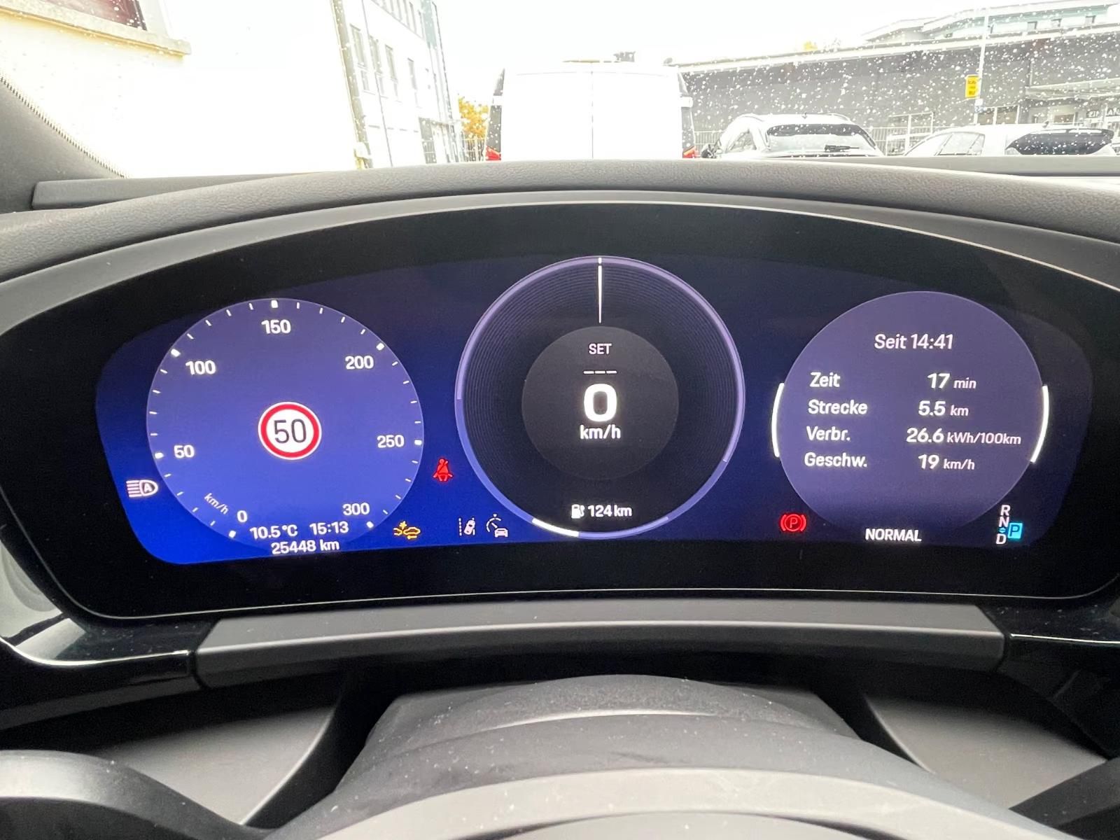 Használt Porsche Macan (2025, szürke) – 8. kép