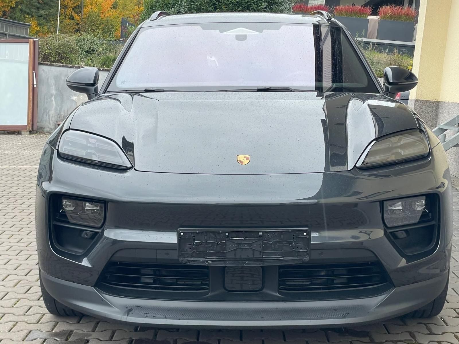 Használt Porsche Macan (2025, szürke) – 3. kép