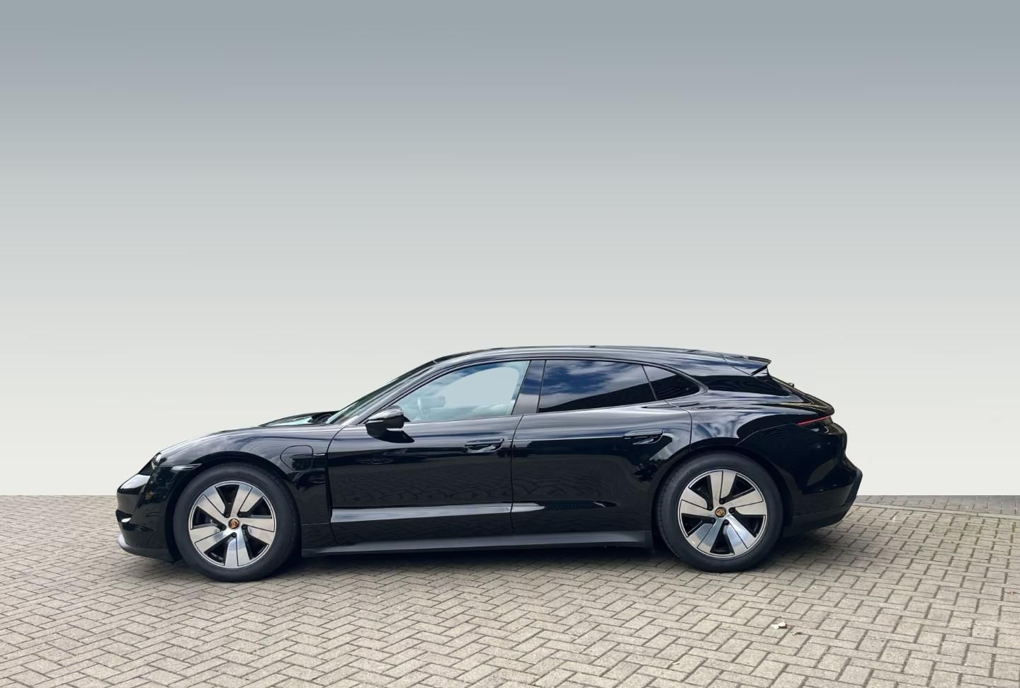 Használt Porsche Taycan (2023, fekete) – 3. kép