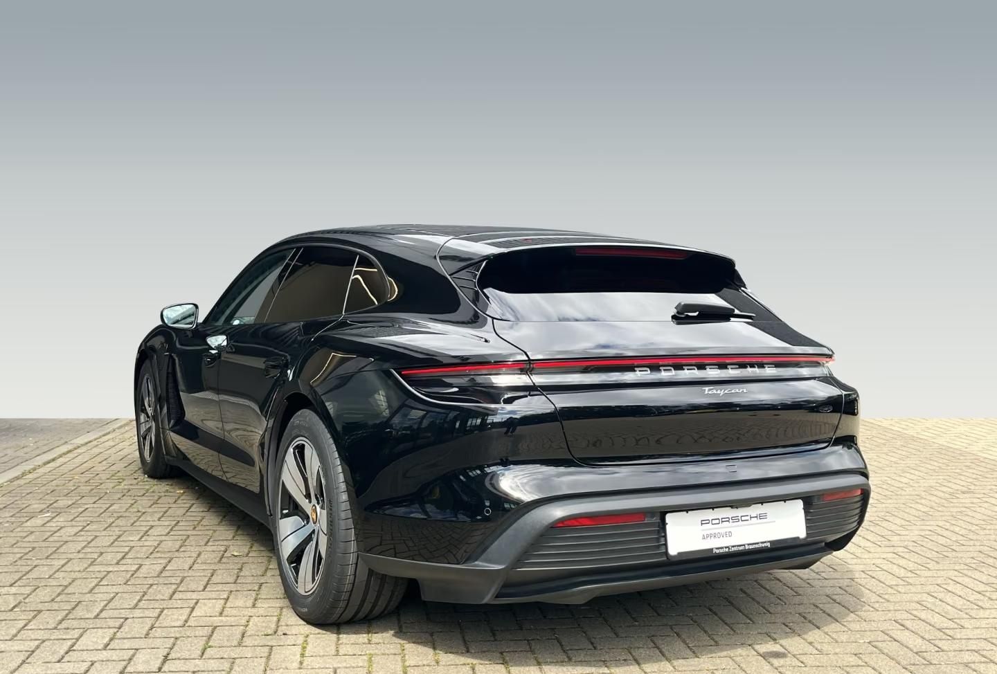 Használt Porsche Taycan (2023, fekete) – 10. kép