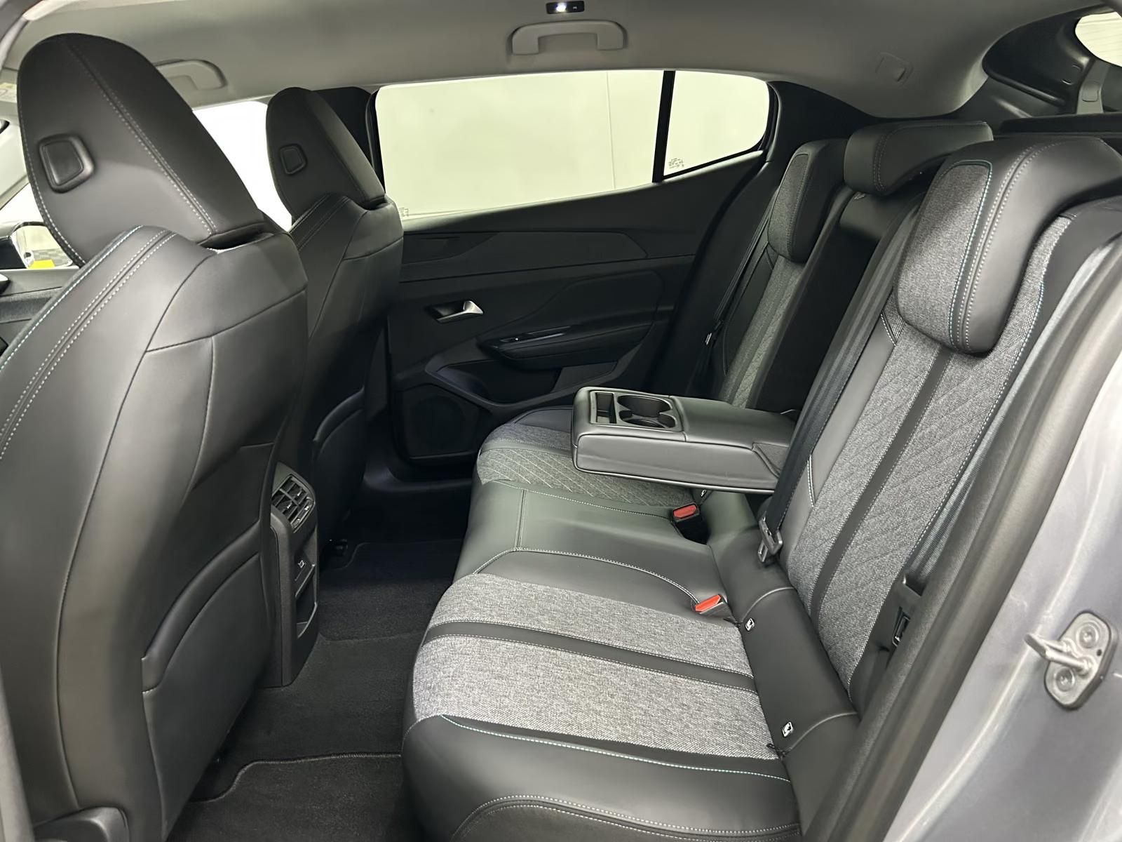 Használt Peugeot 408 (2024, szürke) – 8. kép