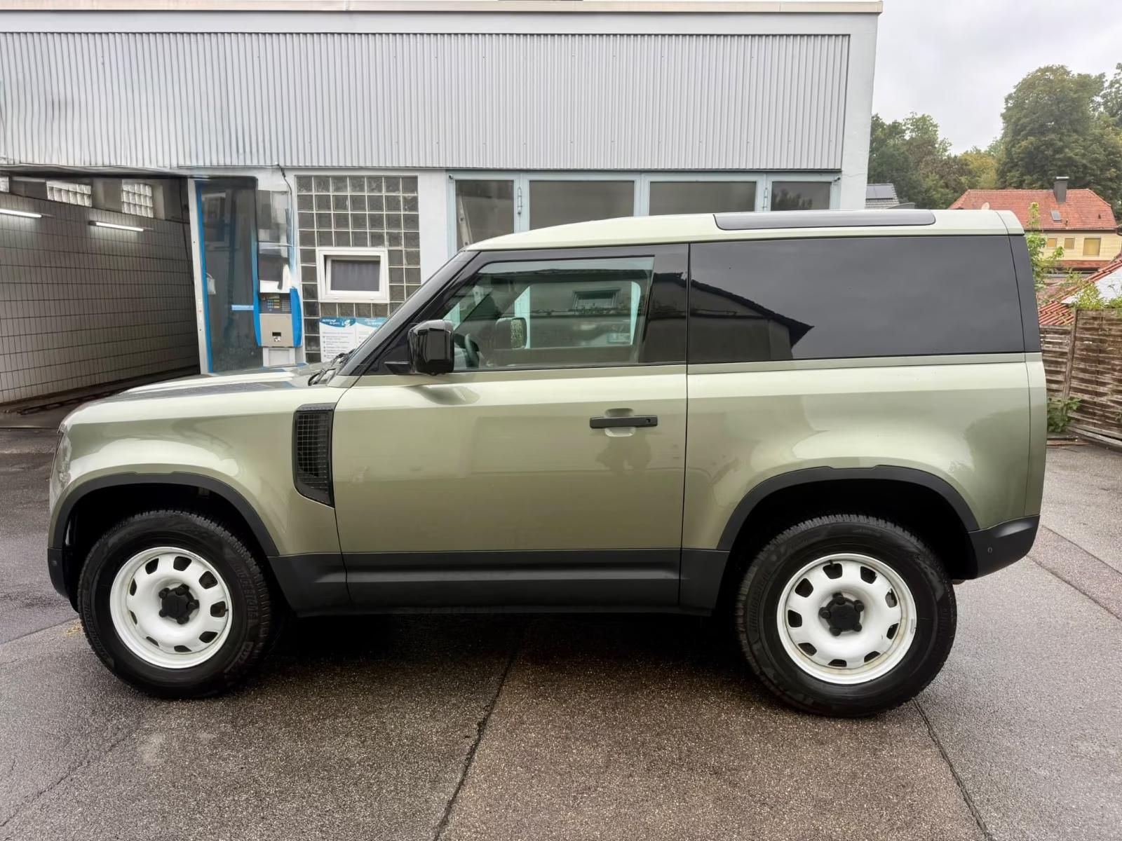 Használt Land Rover Defender (2022, zöld) – 9. kép