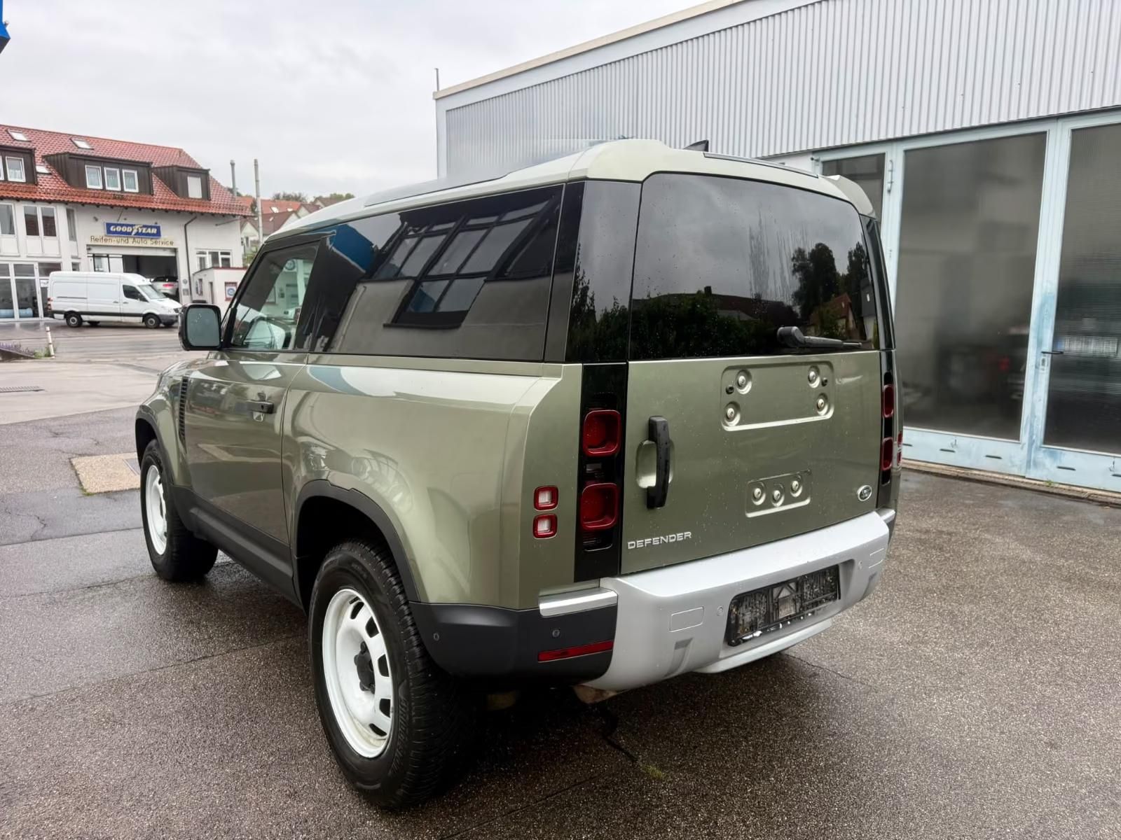 Használt Land Rover Defender (2022, zöld) – 10. kép