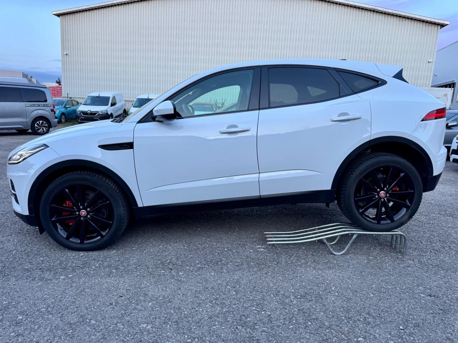 Használt Jaguar E-Pace (2022, fehér) – 3. kép