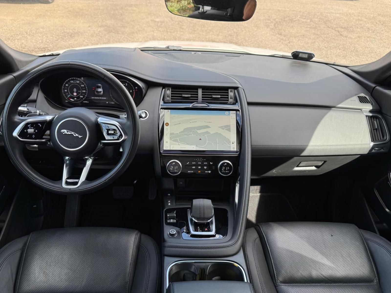 Használt Jaguar E-Pace (2022, fehér) – 4. kép