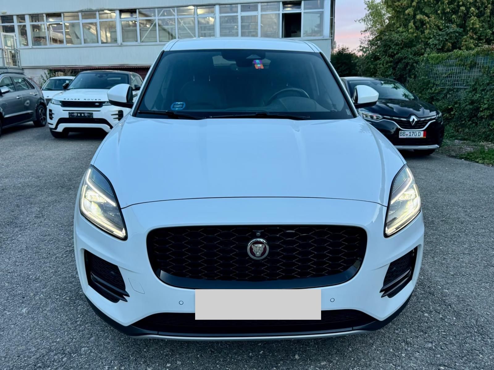 Használt Jaguar E-Pace (2022, fehér) – 2. kép