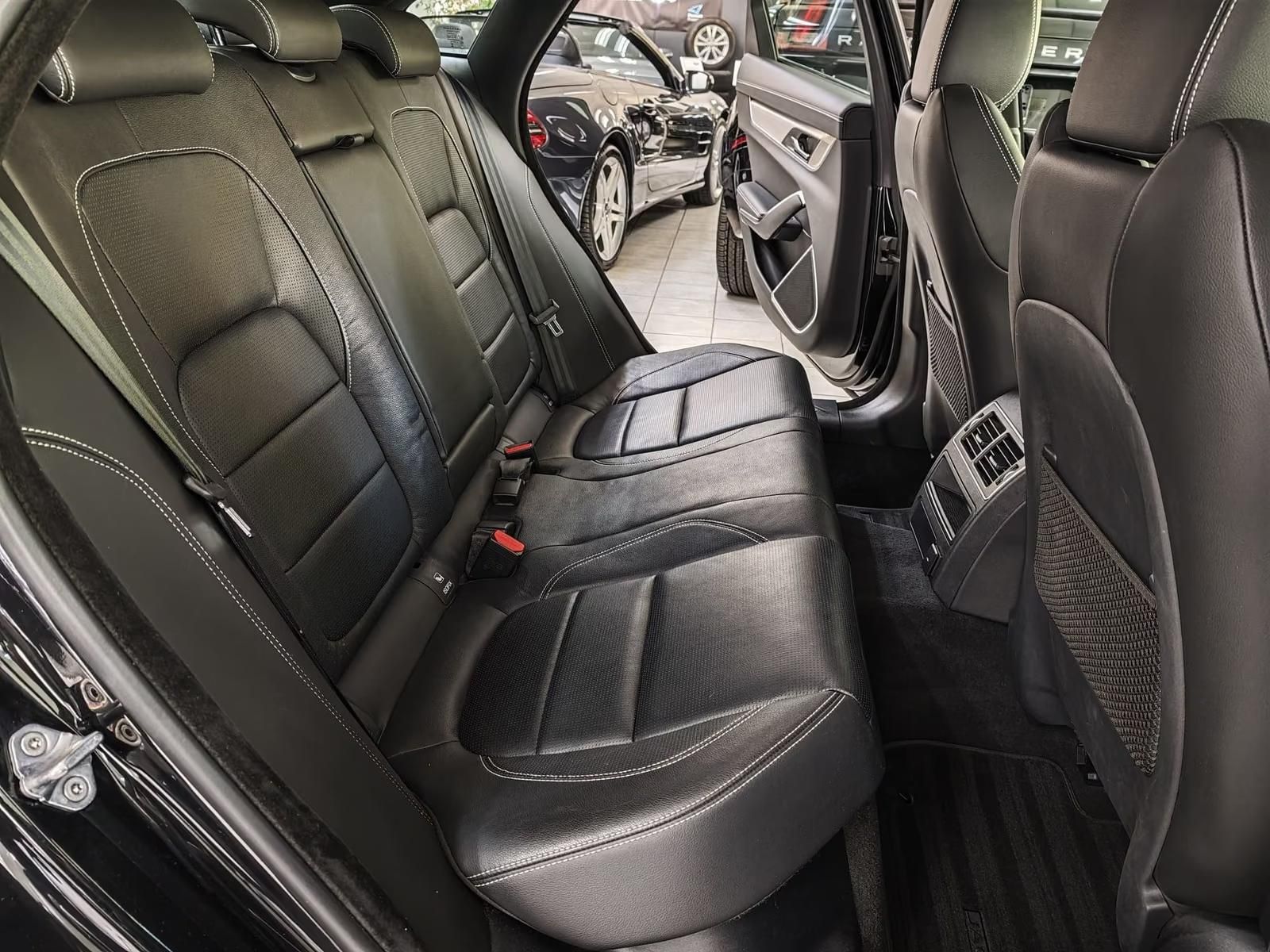 Használt Jaguar XF (2022, fekete) – 6. kép