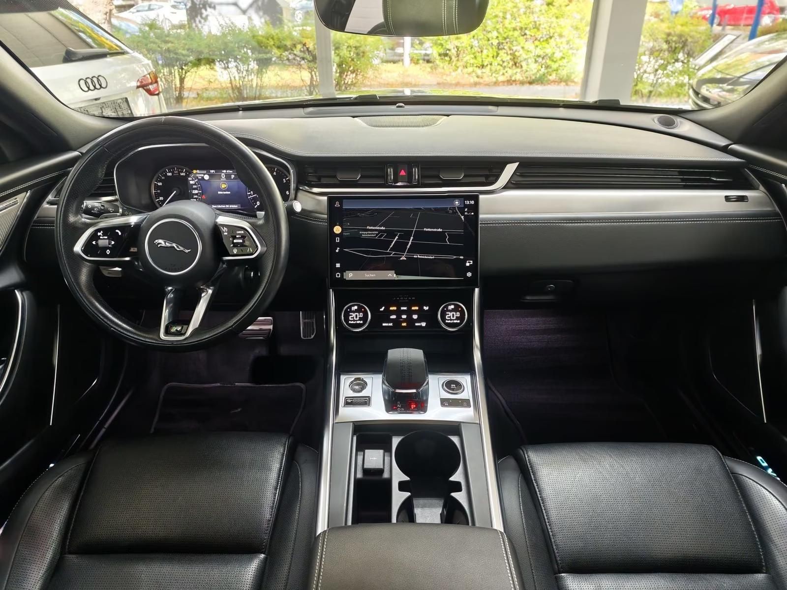 Használt Jaguar XF (2022, fekete) – 3. kép