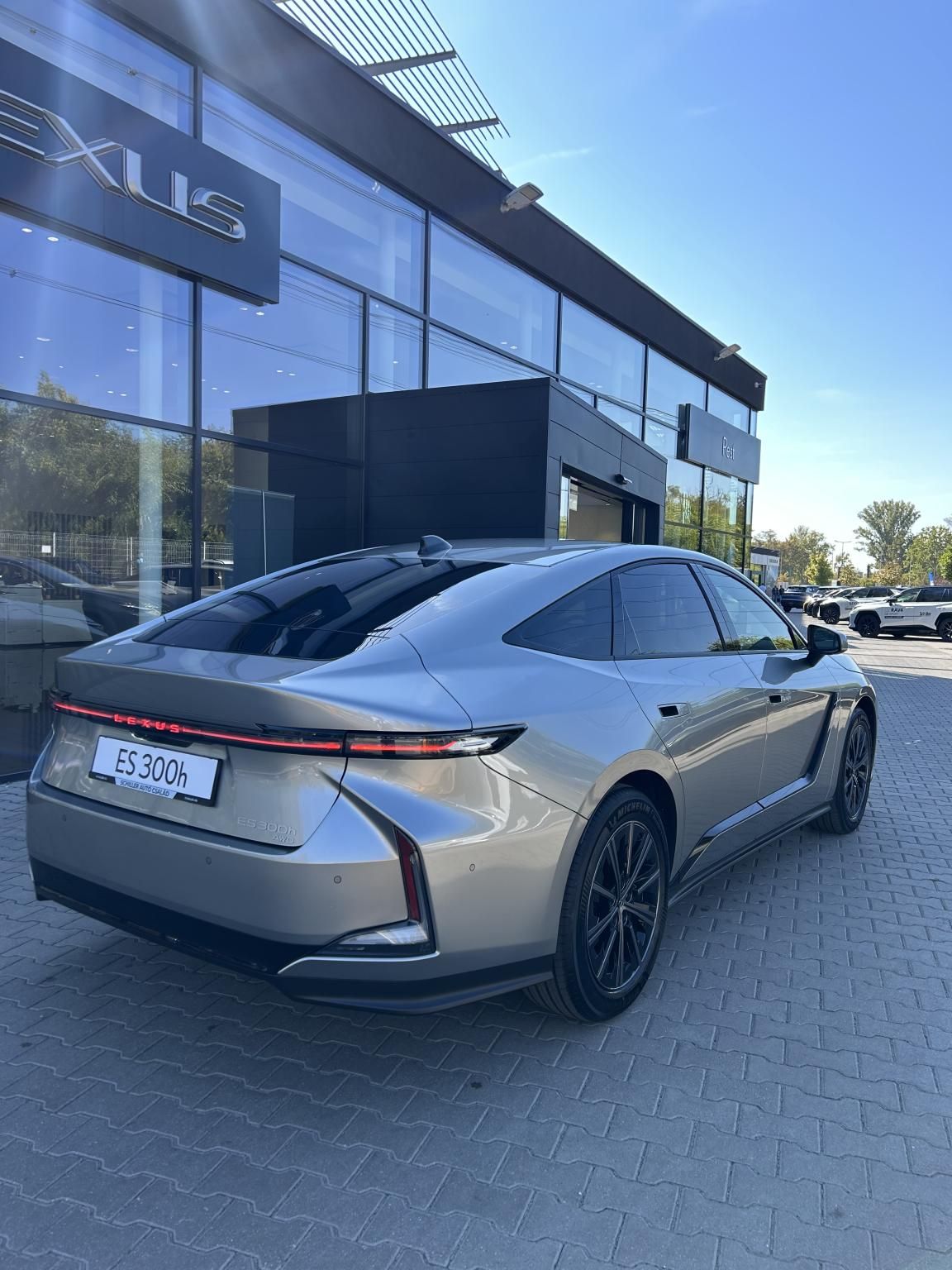 LEXUS ES