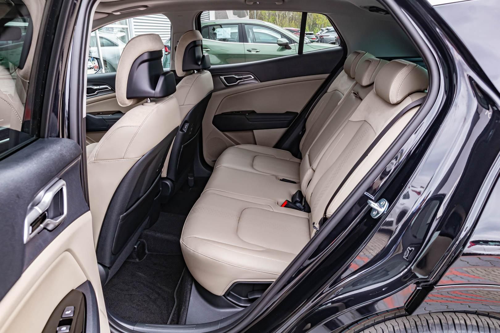 KIA SPORTAGE 1.6 T-GDI Platinum DCT 160 T-GDI DWP+BŐR+EXCLUSIVE+NAPFÉNYTETŐ+AUTOMATA - 15. kép