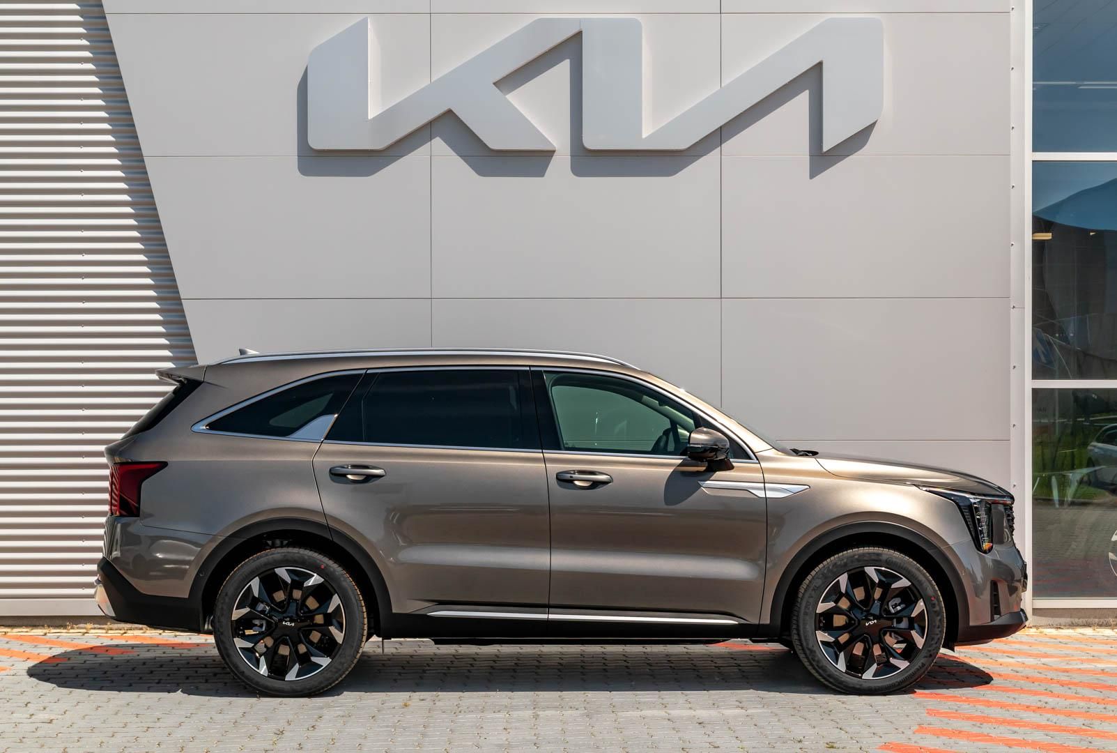 KIA SORENTO 2.2 CRDI Kryptonite DCT [7személy] BŐR. RELAX ÉS PANORÁMA NAPFÉNYTETŐ! - 3. kép