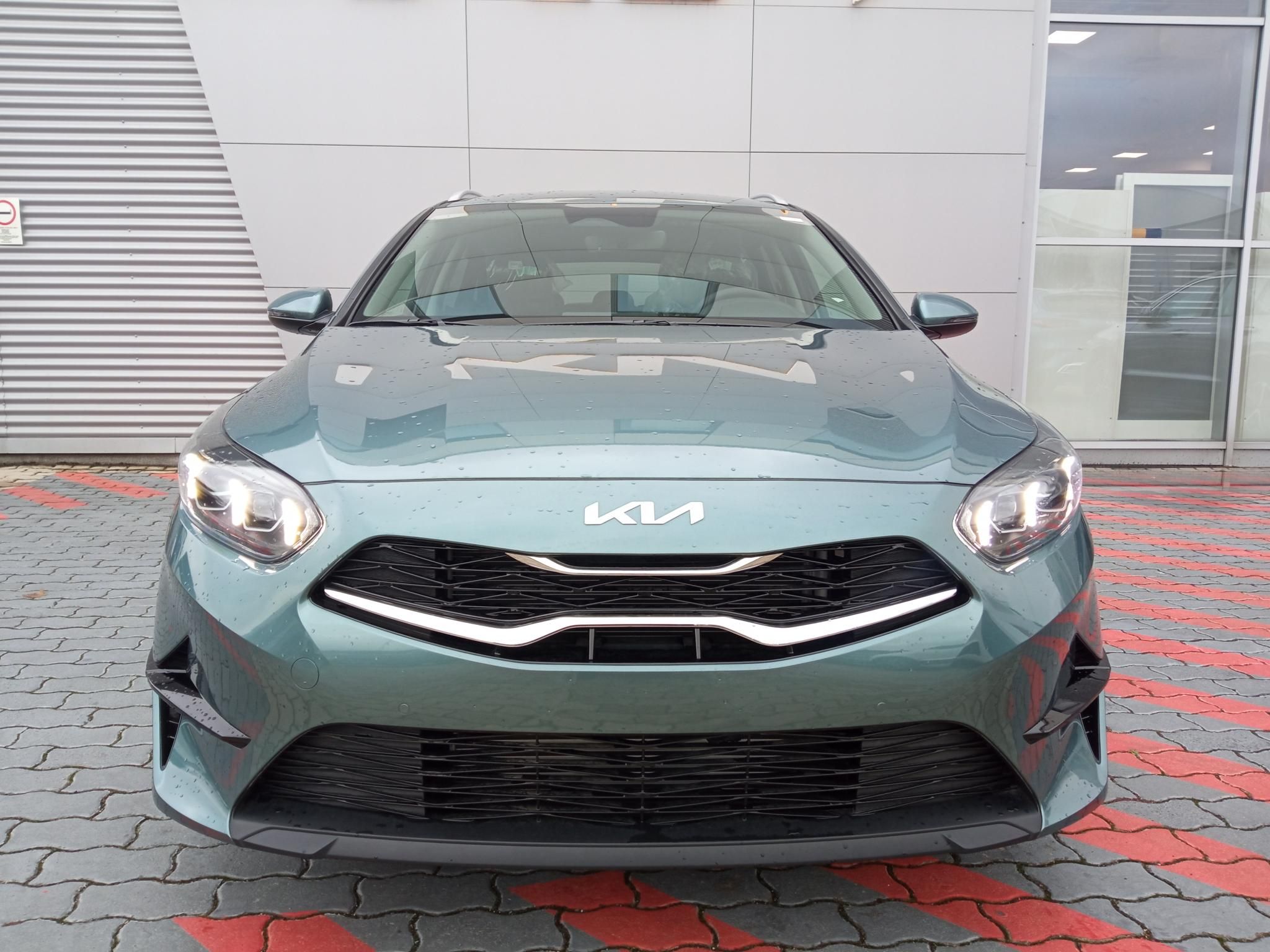 KIA CEE'D Ceed SW 1.5 T-GDI Gold DCT Készletről! Akár 4.99 %-os THM-el! Automata! ADA + PLUS csomag! Több színben! - 2. kép