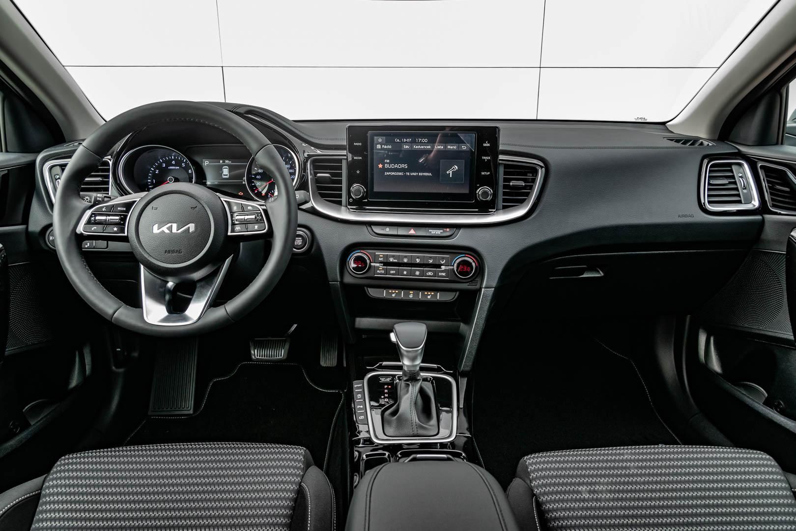 KIA CEE'D Ceed SW 1.5 T-GDI Gold DCT Készletről! Akár 4.99 %-os THM-el! Automata! ADA + PLUS csomag! Több színben! - 8. kép