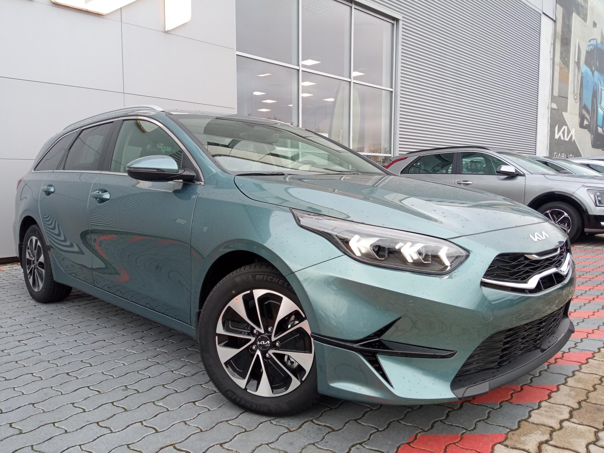 KIA CEE'D Ceed SW 1.5 T-GDI Gold DCT Készletről! Akár 4.99 %-os THM-el! Automata! PLUS csomag! Több színben! - 3. kép