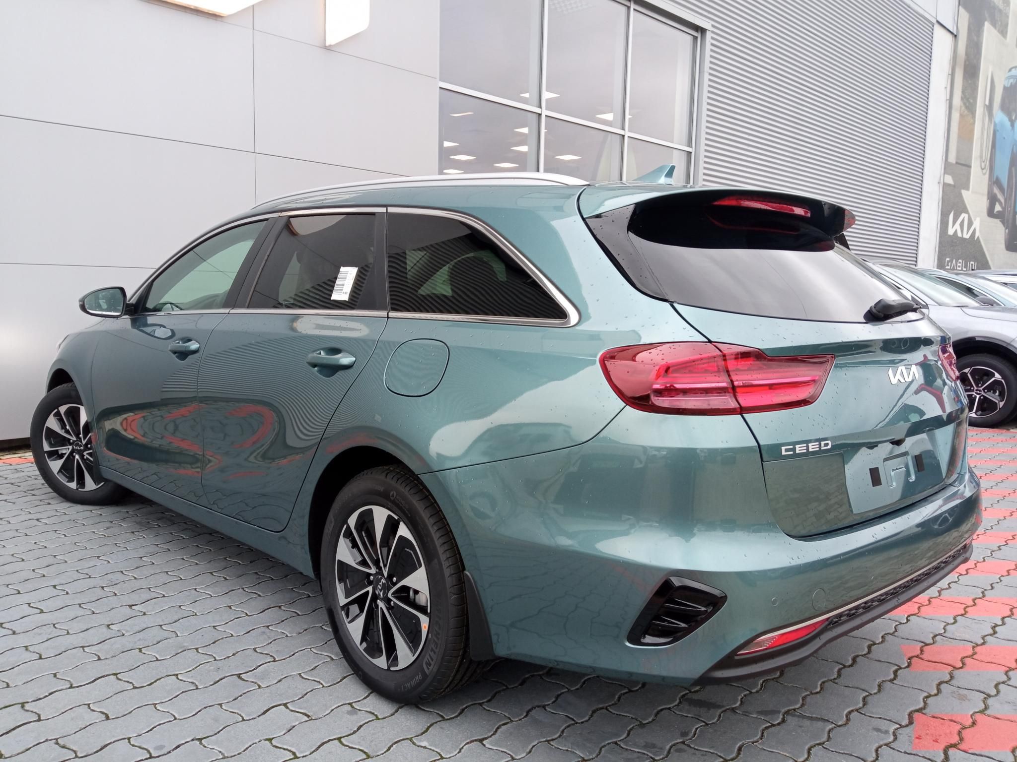 KIA CEE'D Ceed SW 1.5 T-GDI Gold DCT Készletről! Akár 4.99 %-os THM-el! Automata! PLUS csomag! Több színben! - 4. kép