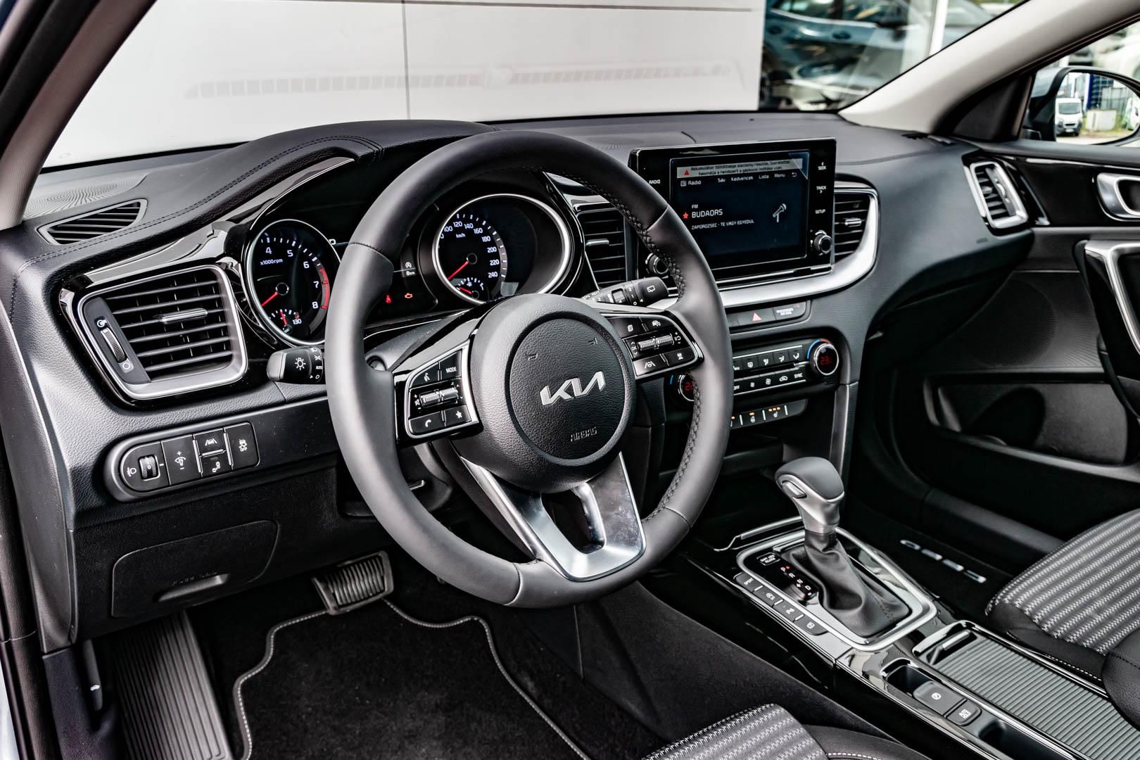 KIA CEE'D Ceed SW 1.5 T-GDI Gold DCT Készletről! Akár 4.99 %-os THM-el! Automata! PLUS csomag! Több színben! - 7. kép