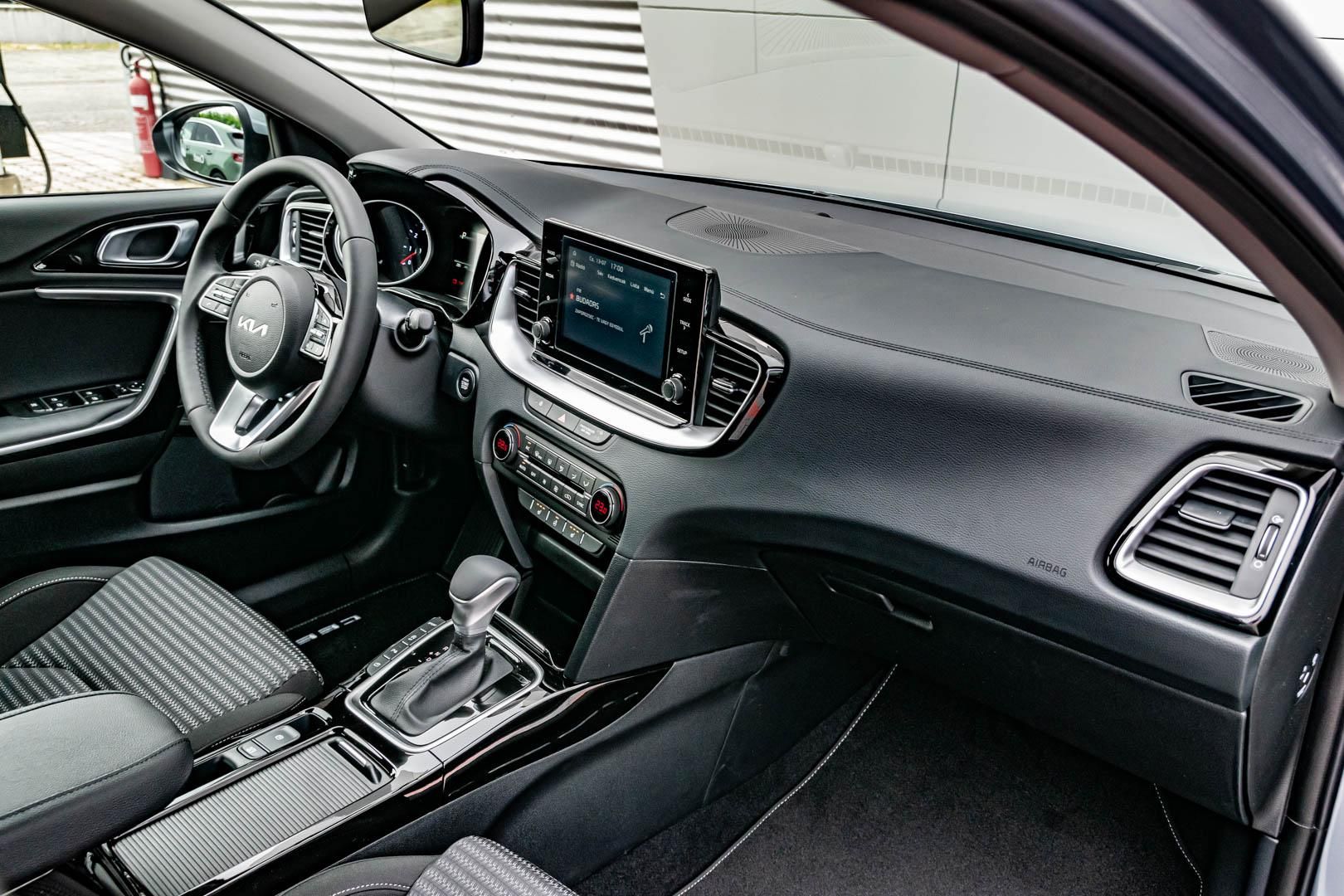 KIA CEE'D Ceed SW 1.5 T-GDI Gold DCT Készletről! Akár 4.99 %-os THM-el! Automata! PLUS csomag! Több színben! - 9. kép