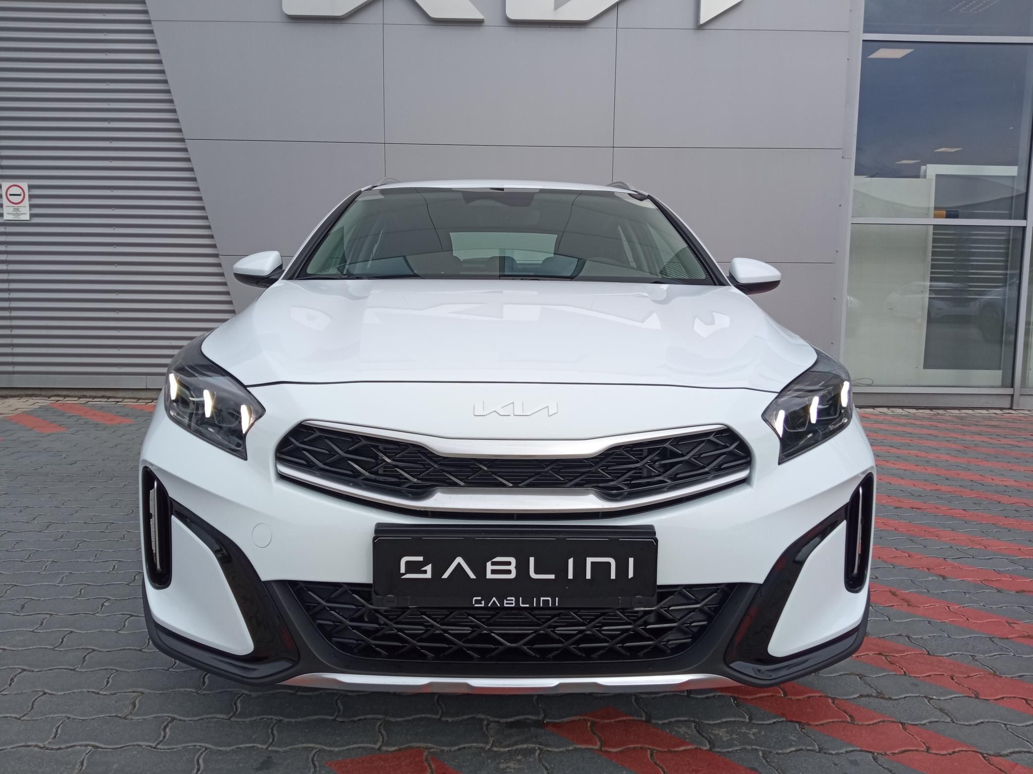 KIA XCEED 1.0 T-GDI Essence Teszt/demo autó! Téli-nyári gumiabroncs garnitúrával! - 2. kép