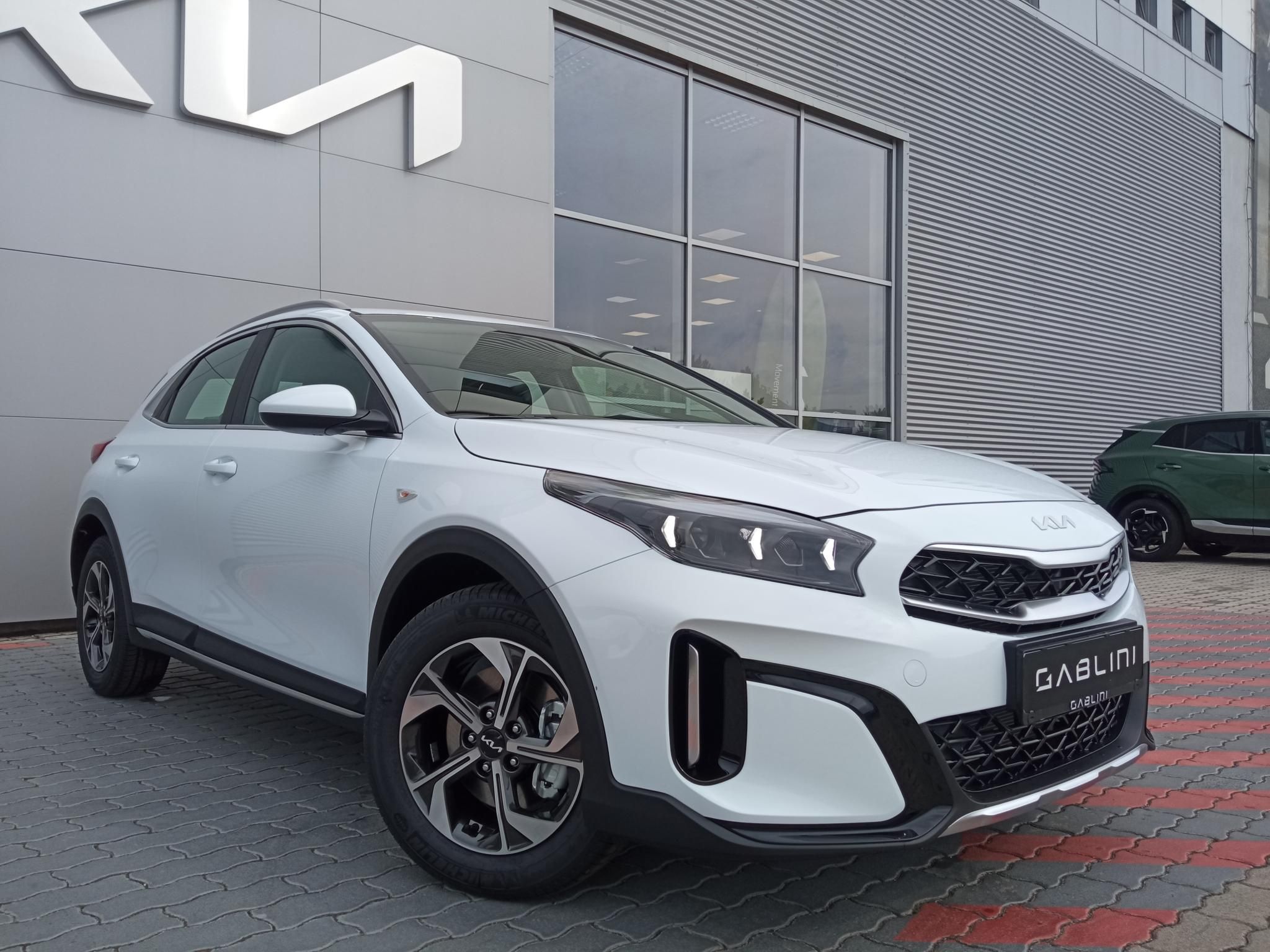 KIA XCEED 1.0 T-GDI Essence Teszt/demo autó! Téli-nyári gumiabroncs garnitúrával! - 3. kép
