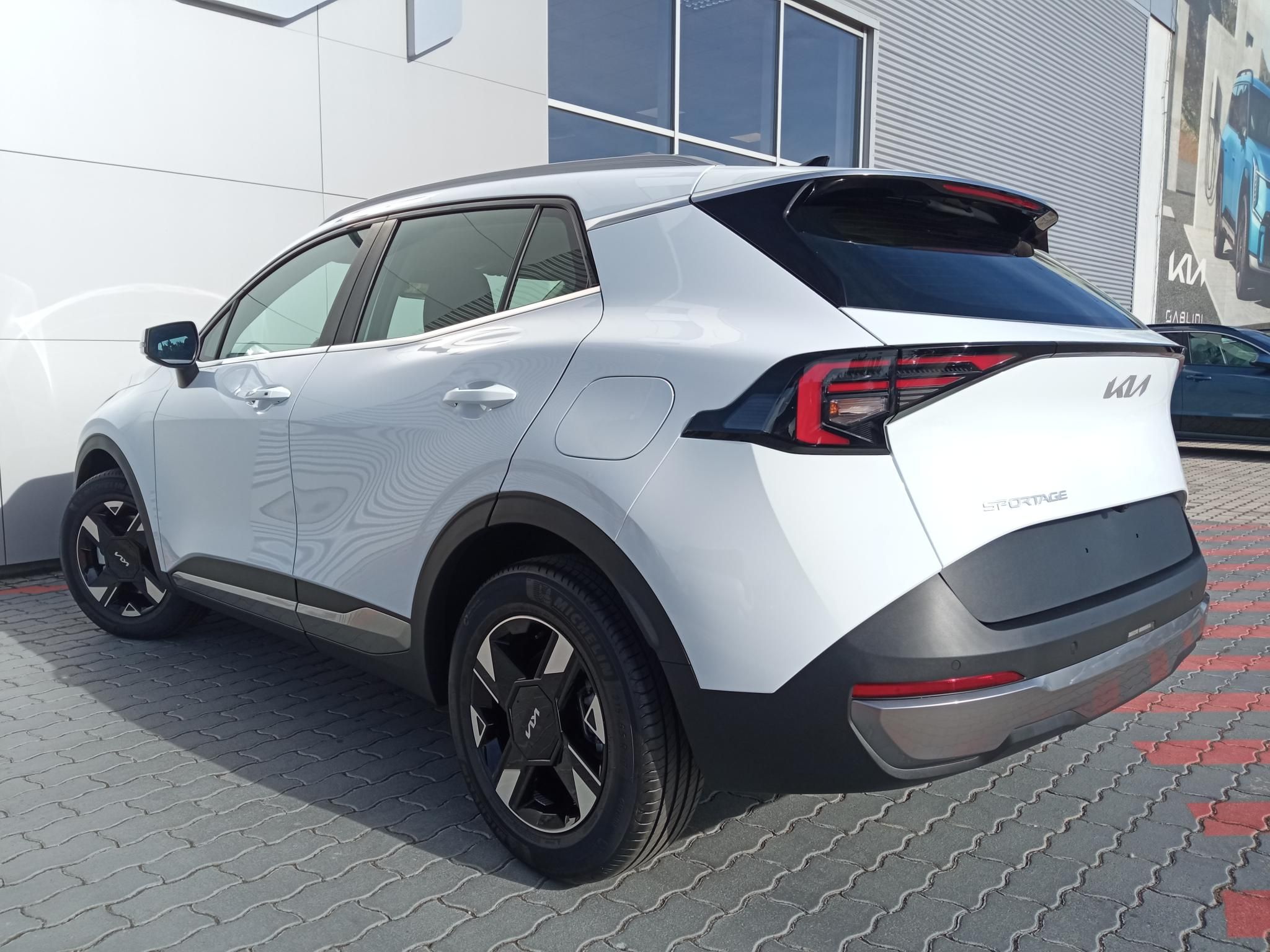 KIA SPORTAGE 1.6 T-GDI Essence MY26 készletről! - 4. kép