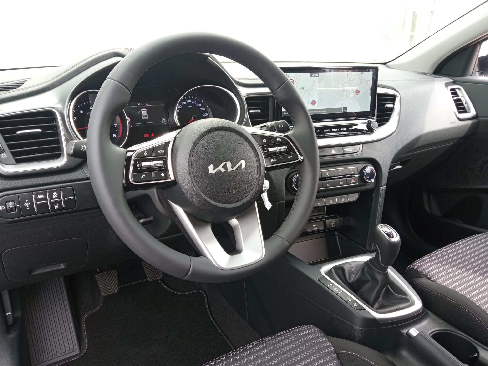 KIA XCEED 1.0 T-GDI Essence Készletről! - 8. kép