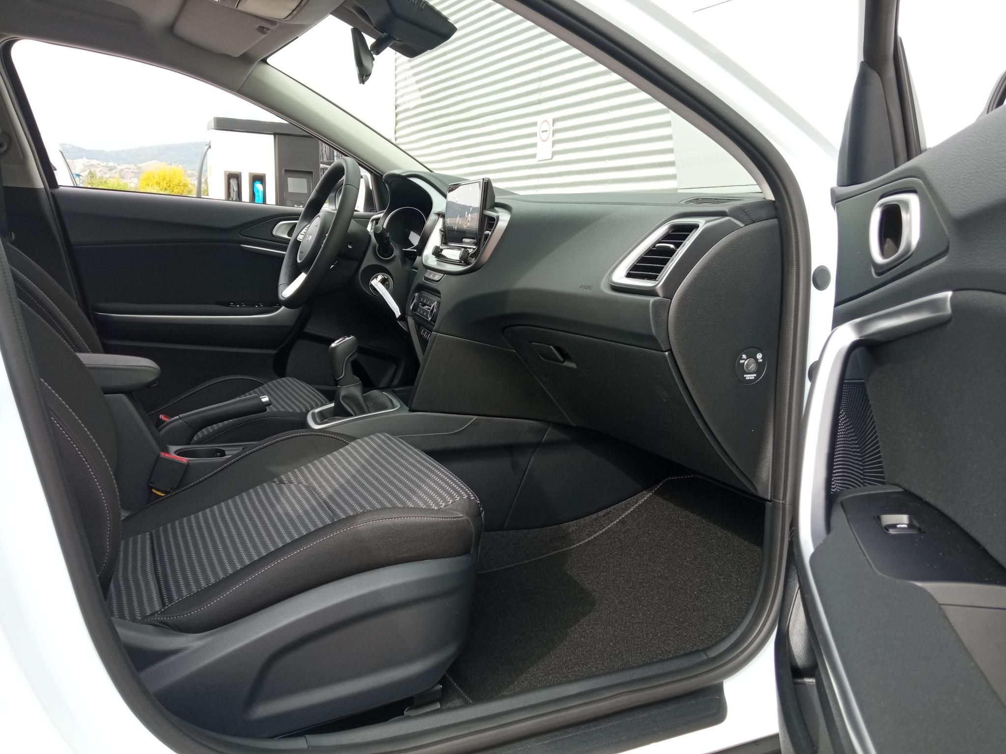 KIA XCEED 1.0 T-GDI Essence Készletről! - 10. kép