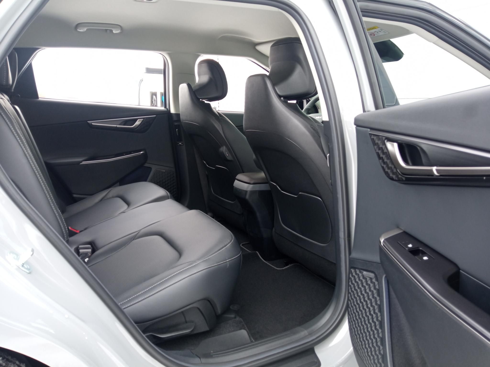 KIA EV6 84kWh Earth POWER + RELAX + VISION + PREMIUM CSOMAG! KÉSZLETRŐL! - 11. kép