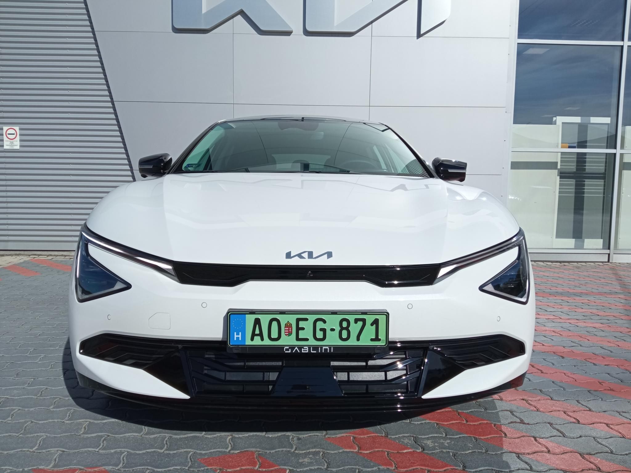 KIA EV6 84kWh Earth Relax+Vision+Power+Premium csomag! Napfénytető! Teszt/demo autó! - 2. kép