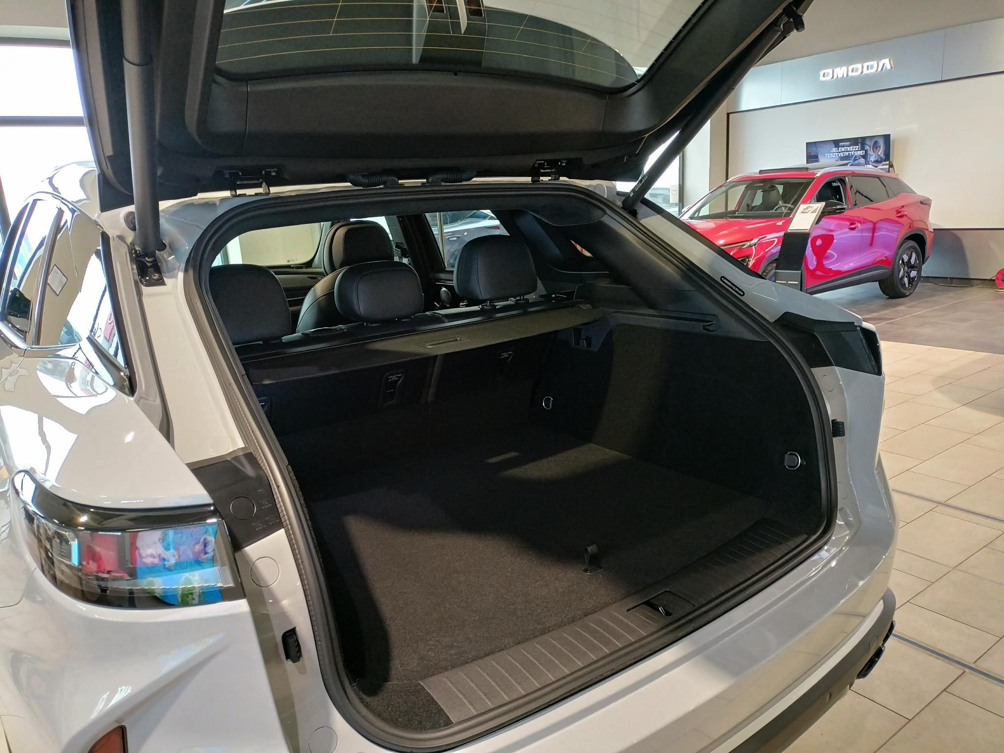 OMODA OMODA 9 7 év vagy 1.000.000 km motorgarancia!!! - 11. kép