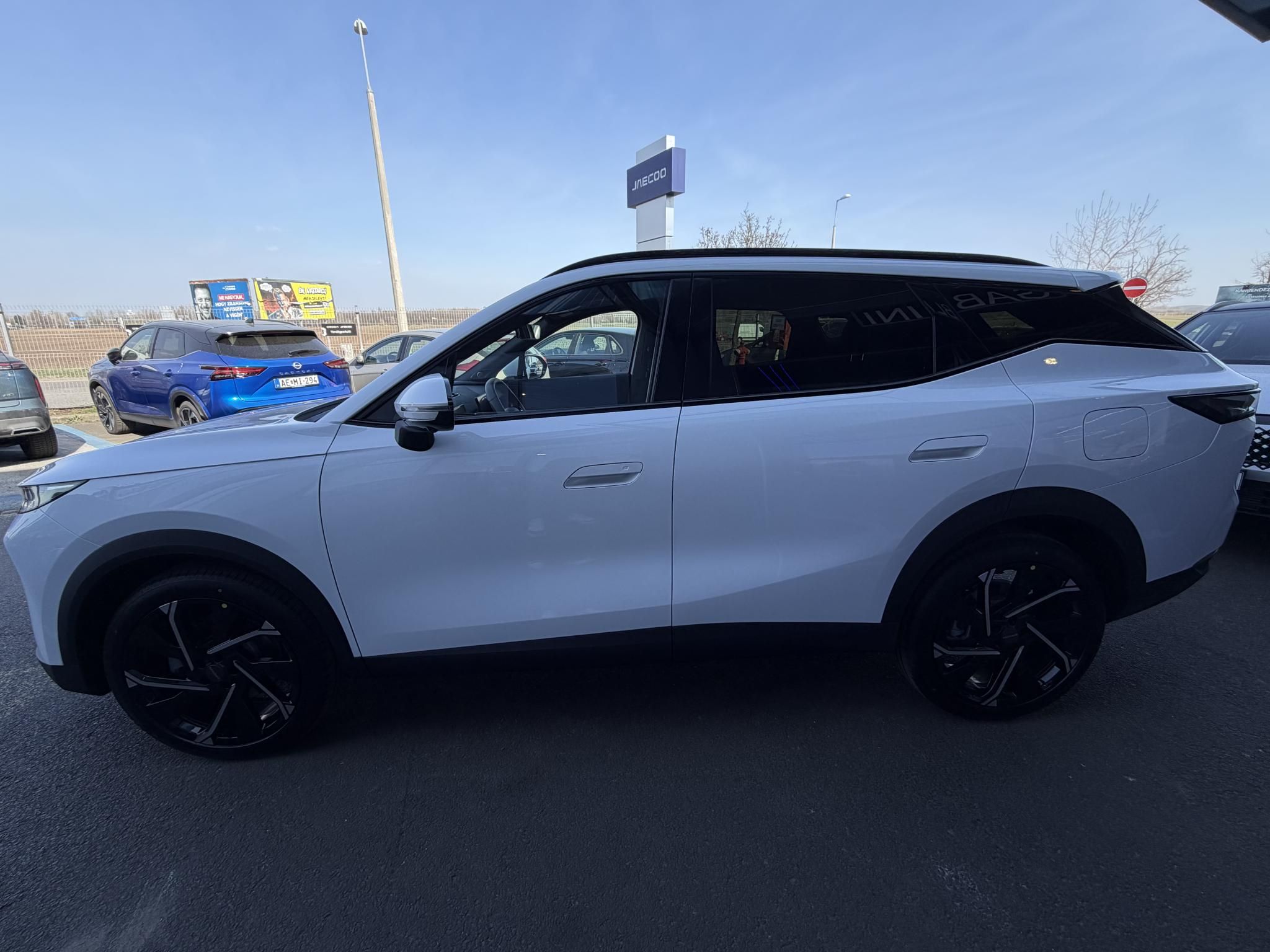 OMODA OMODA 7 1.5 TGDI PHEV Exclusive DHT 7 ÉV 150.000 km alap garancia és 1.000.000 km motorgarancia! - 4. kép