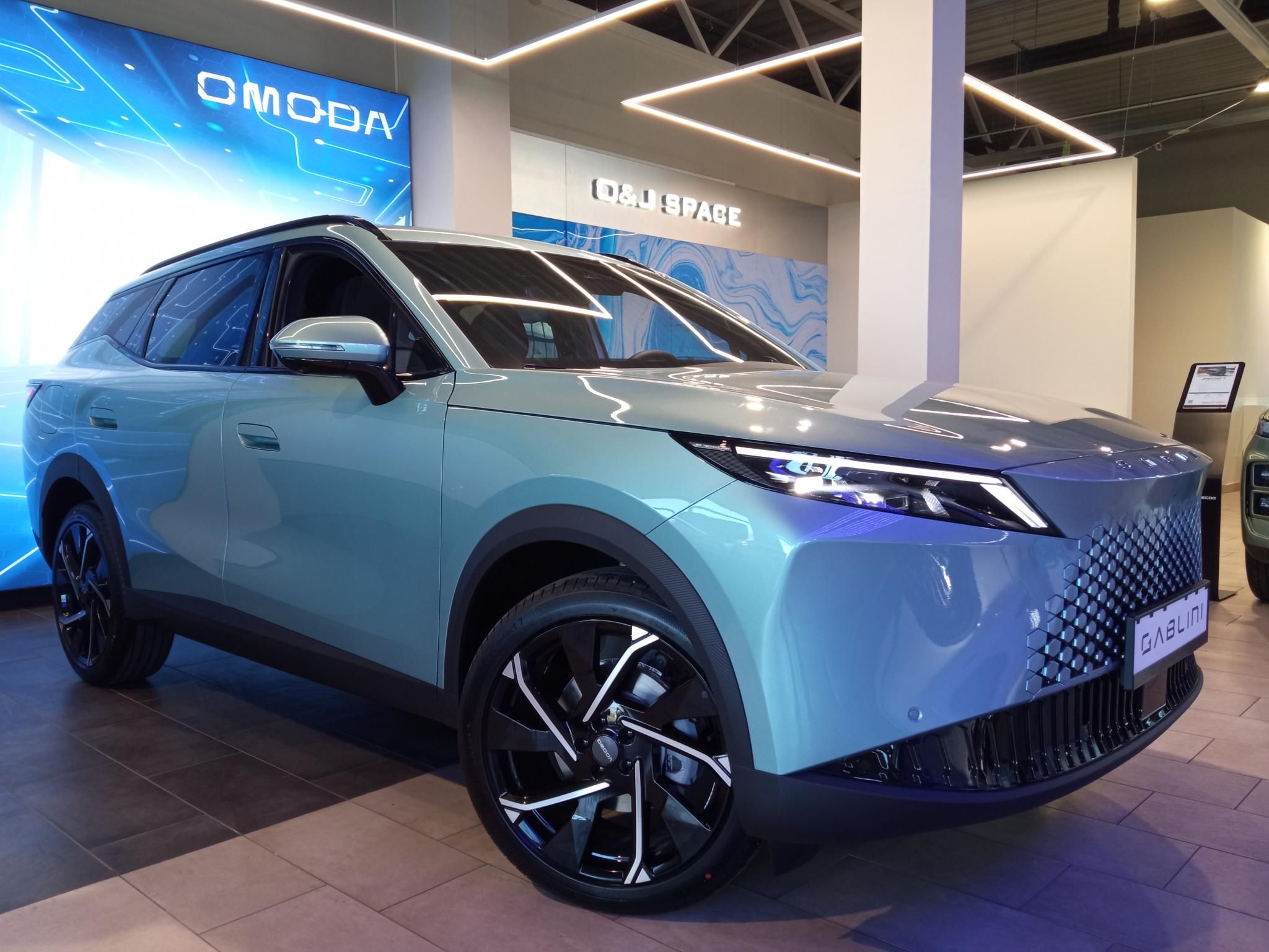 OMODA OMODA 7 1.5 TGDI PHEV Exclusive DHT Készletről! Akár 1.99 %-os finanszírozás! Több színben! - 1. kép