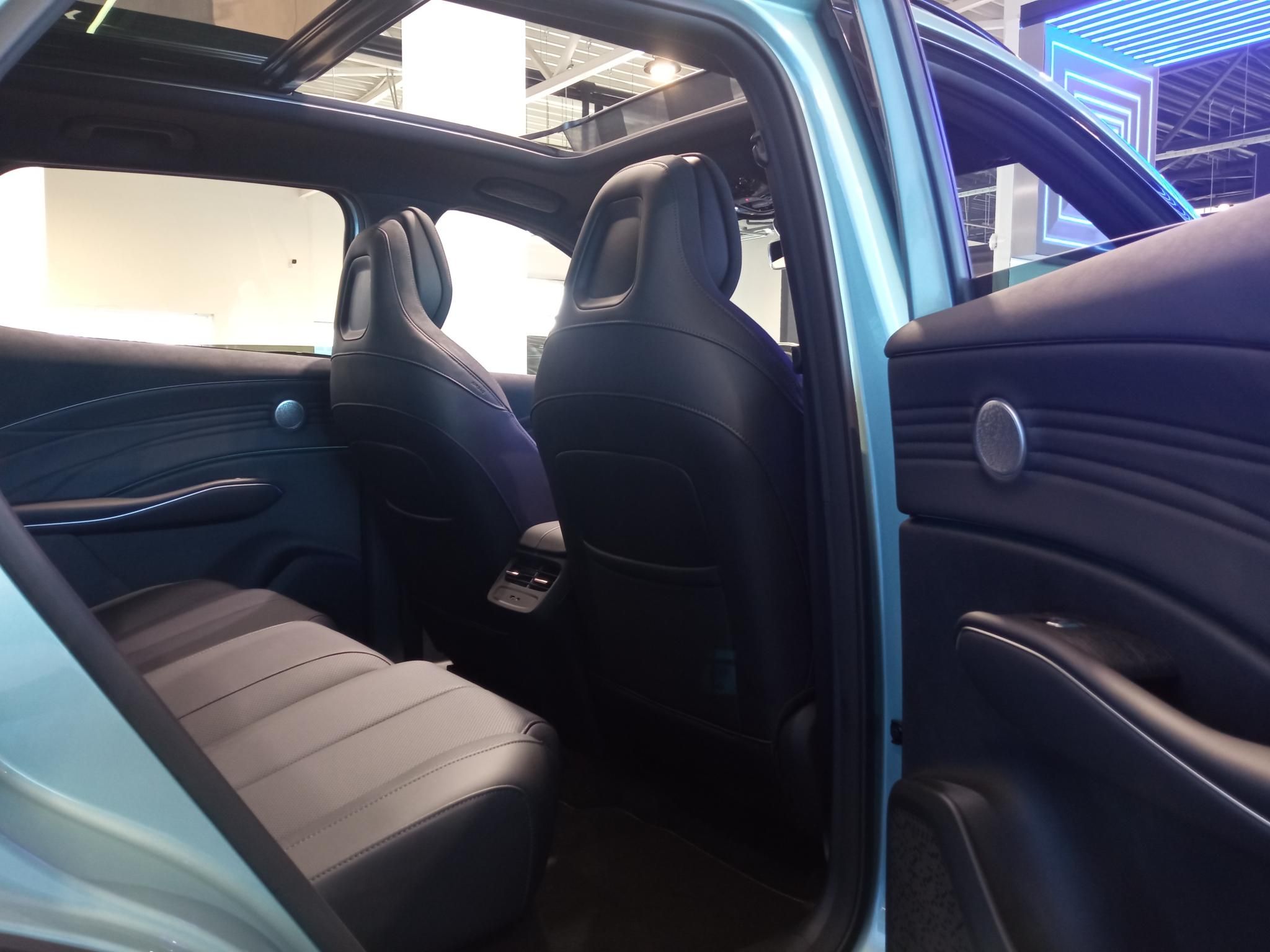 OMODA OMODA 7 1.5 TGDI PHEV Exclusive DHT Készletről! Akár 1.99 %-os finanszírozás! Több színben! - 11. kép