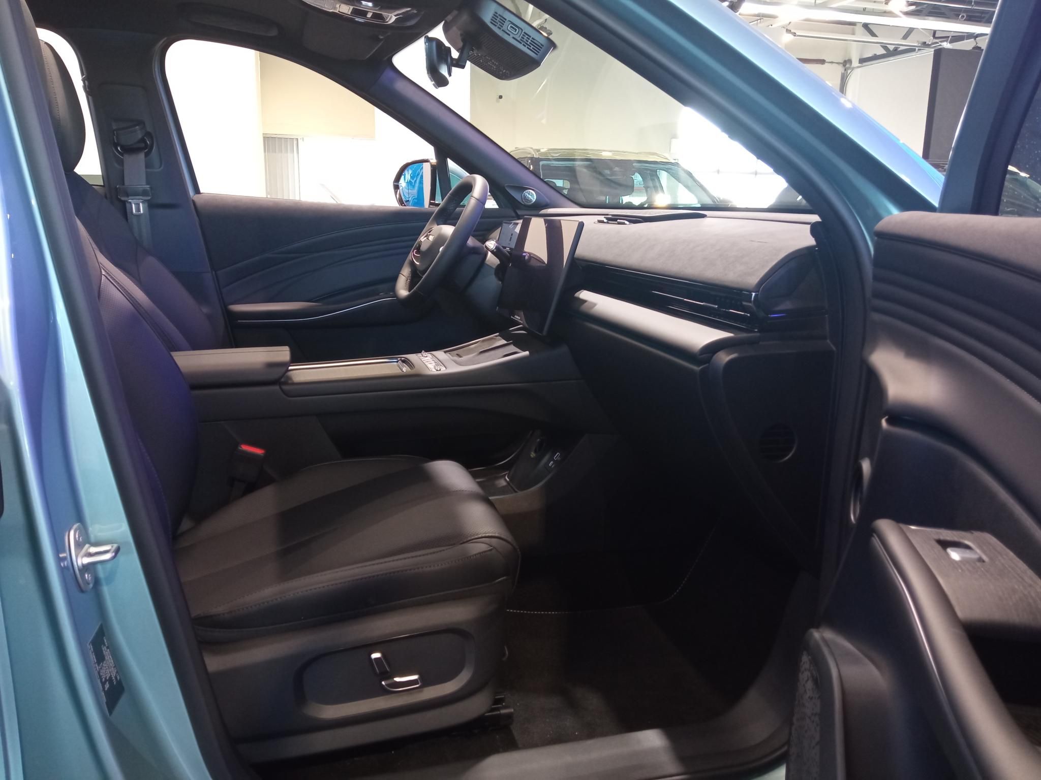 OMODA OMODA 7 1.5 TGDI PHEV Exclusive DHT Készletről! Akár 1.99 %-os finanszírozás! Több színben! - 10. kép